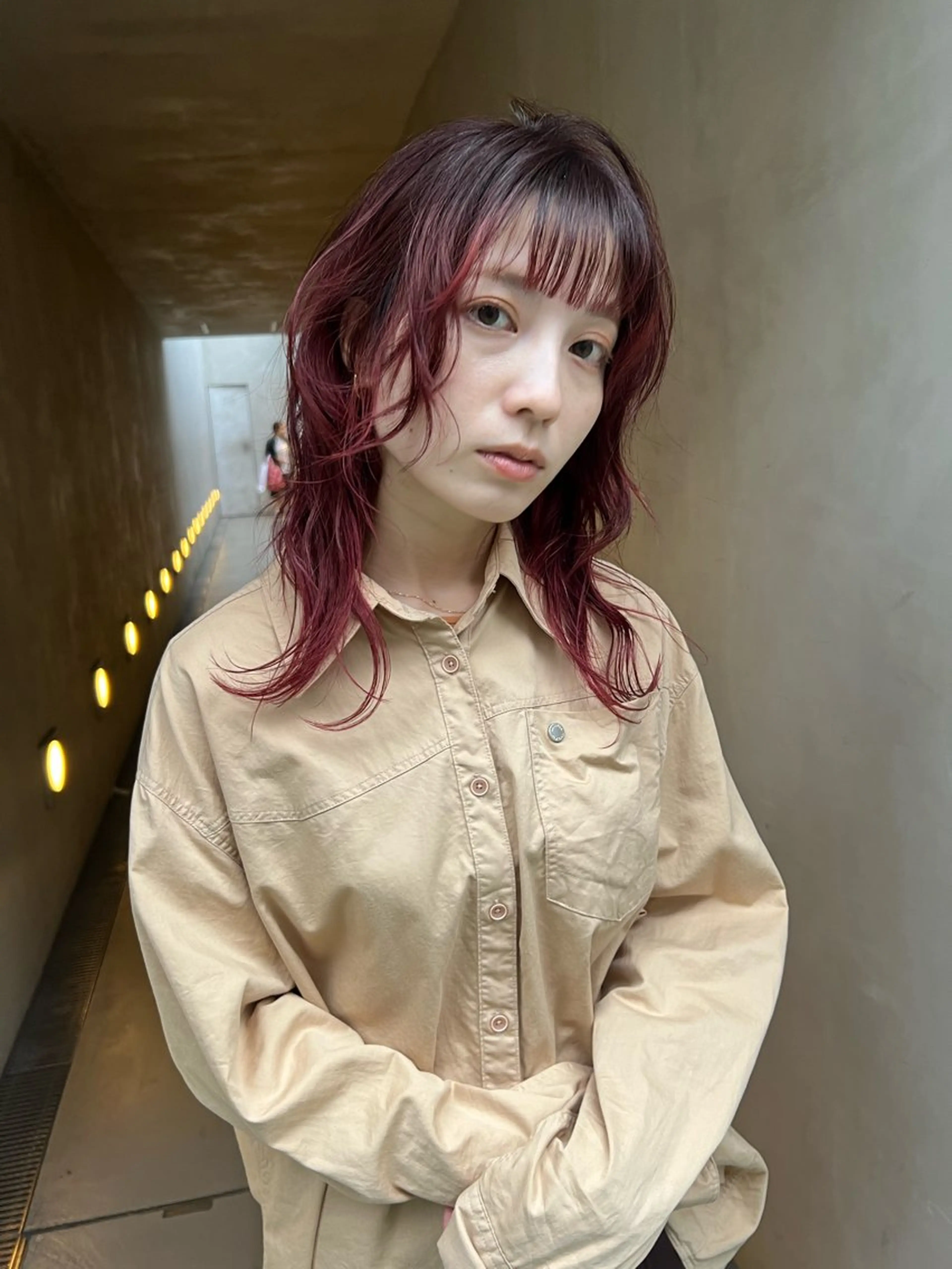 セミロング カラー セミロングパーマ ベージュカラー ブリーチ ケアブリーチ ハイトーンカラー ヘアカラー YUI ハイトーンカラーのヘアスタイル