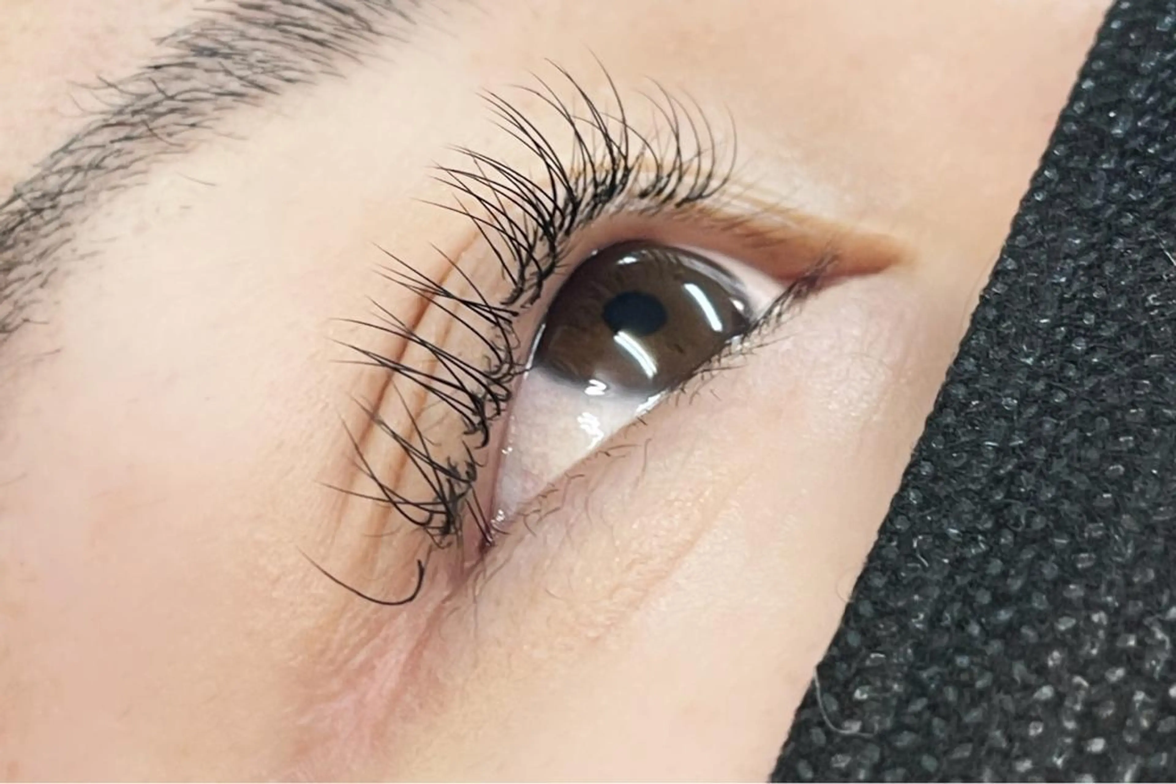 マツエク・マツパ 小山 麗奈のヘアスタイル