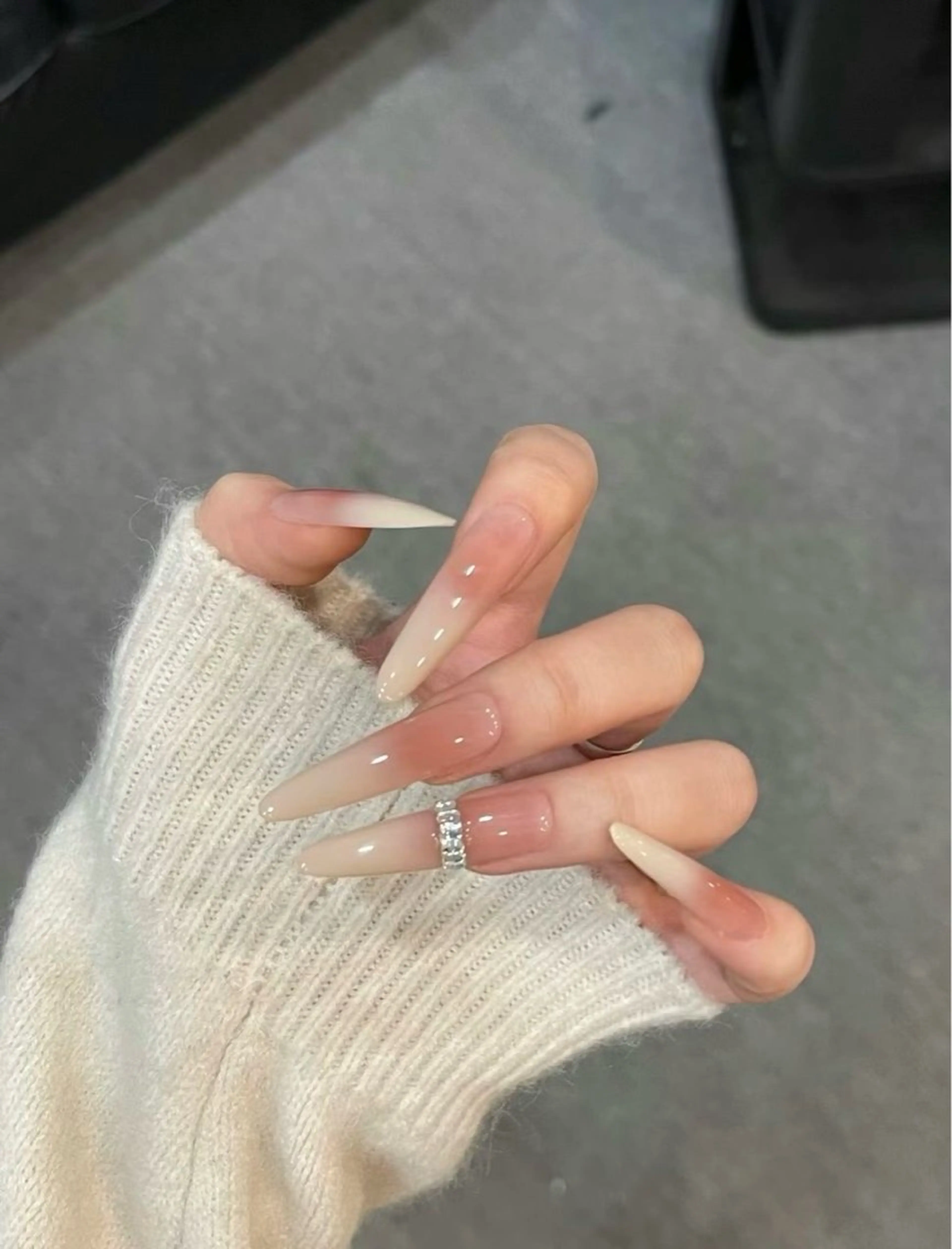 カラー グラデーションカラー ピンクカラー ハンドネイル AIN Nailのネイルデザイン