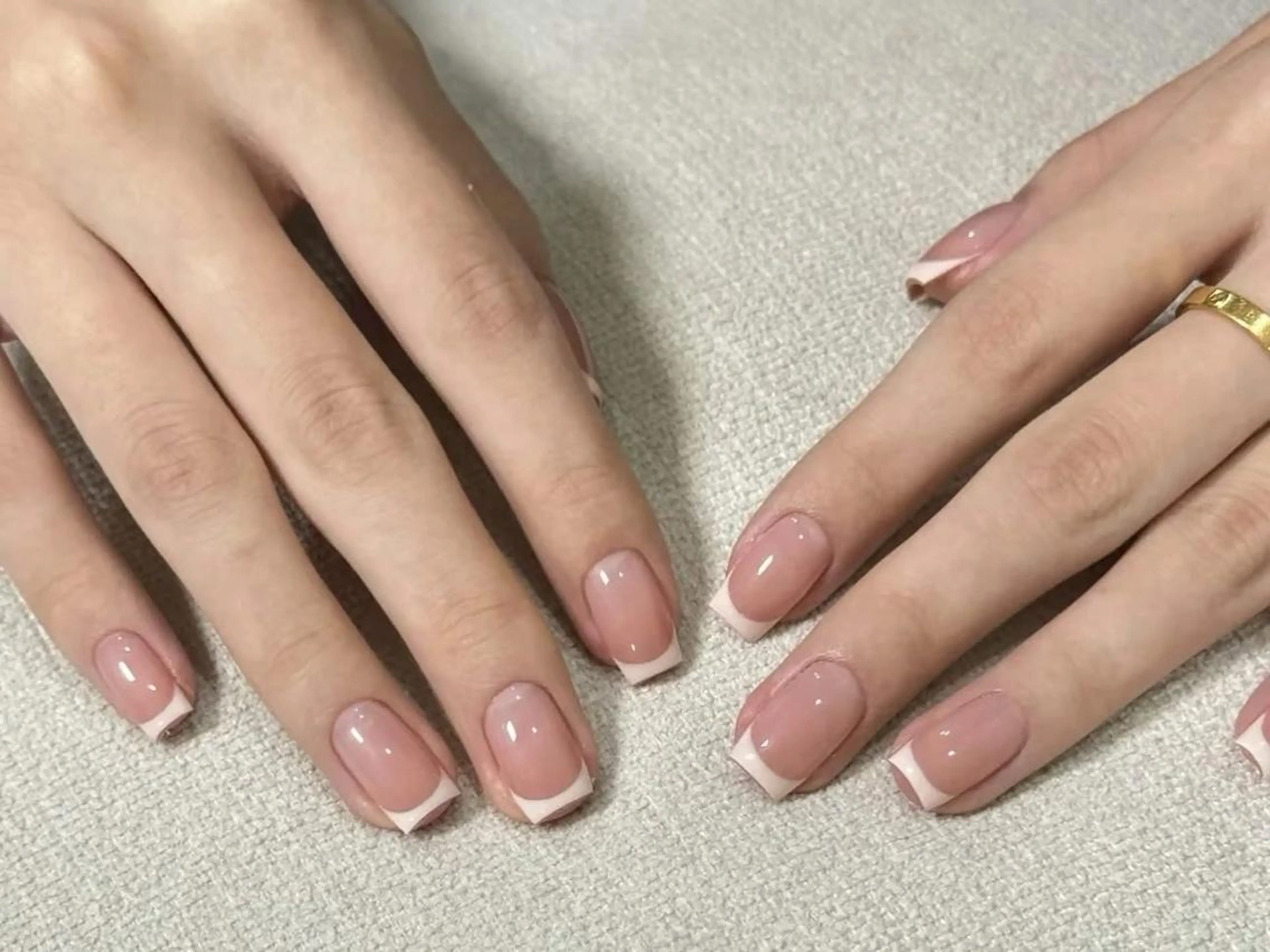 ネイル フレンチネイル ジェルネイル ミディアムネイル オフィスネイル シンプルネイル ハンドネイル ナユキNA.YUKI 新宿店のネイルデザイン