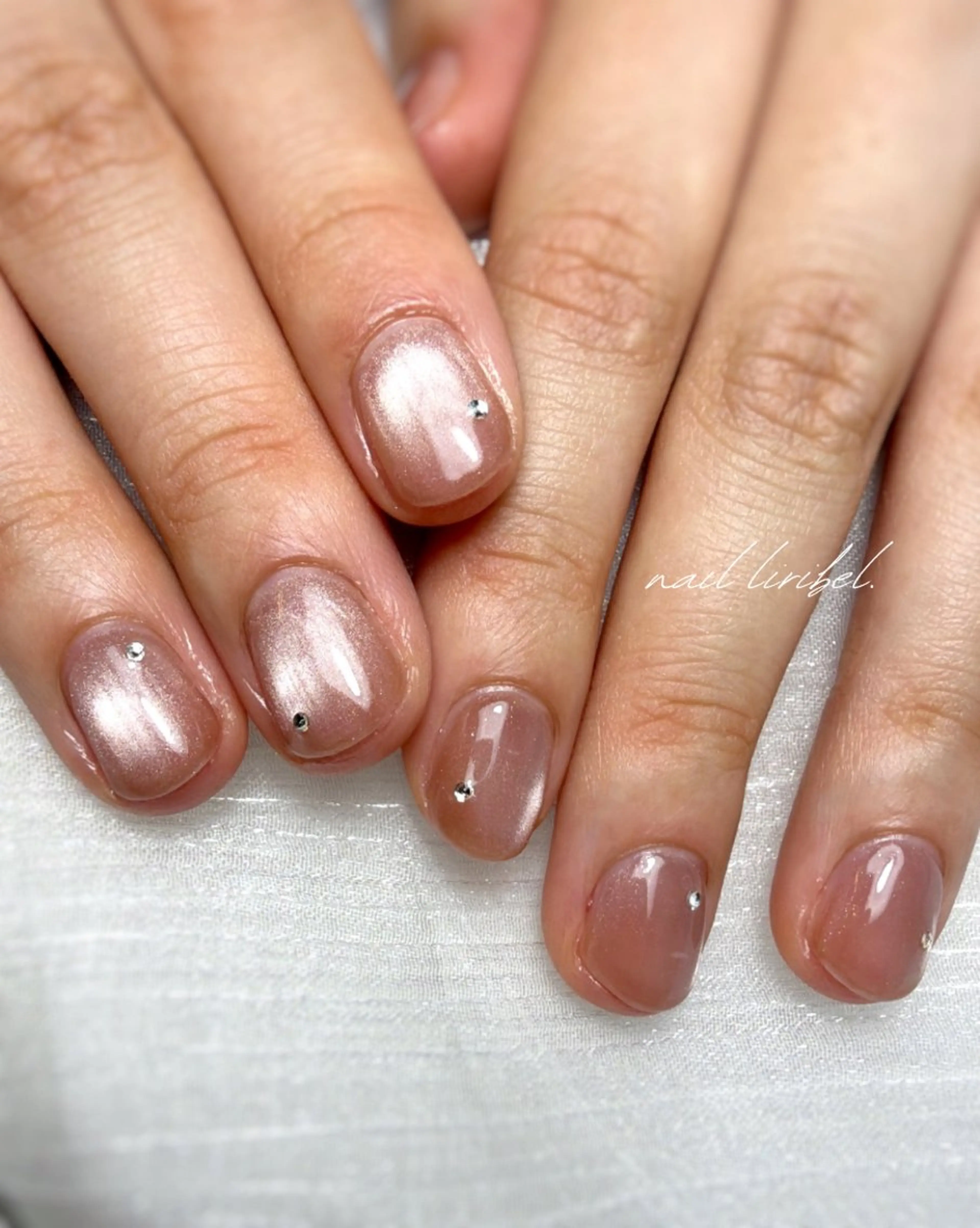 ネイル ジェルネイル マグネットネイル ワンカラーネイル Nail Liribelのネイルデザイン