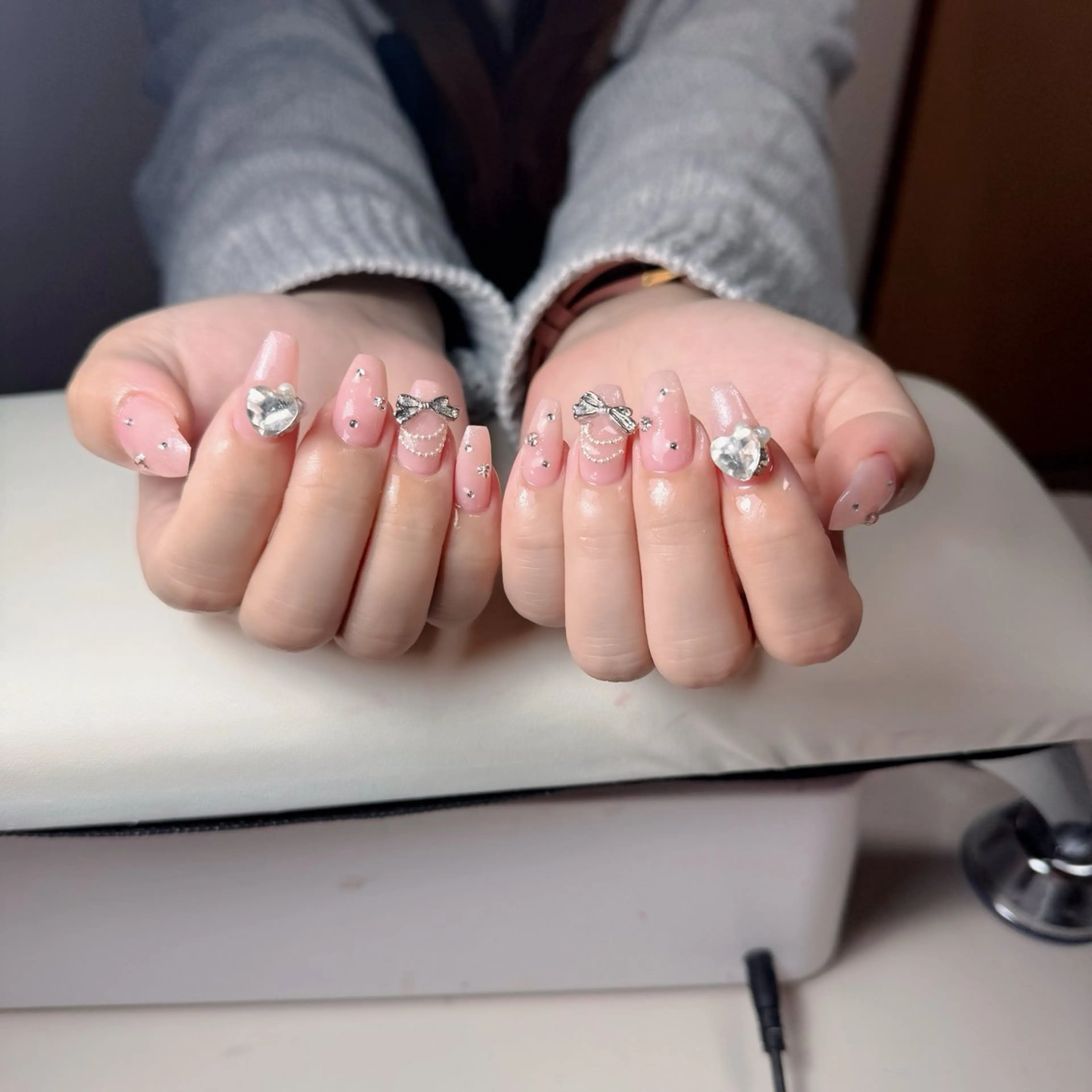ネイル チークネイル フレンチネイル グラデーション 韓国ネイル マグネットネイル ハンドネイル Hana Nailのネイルデザイン