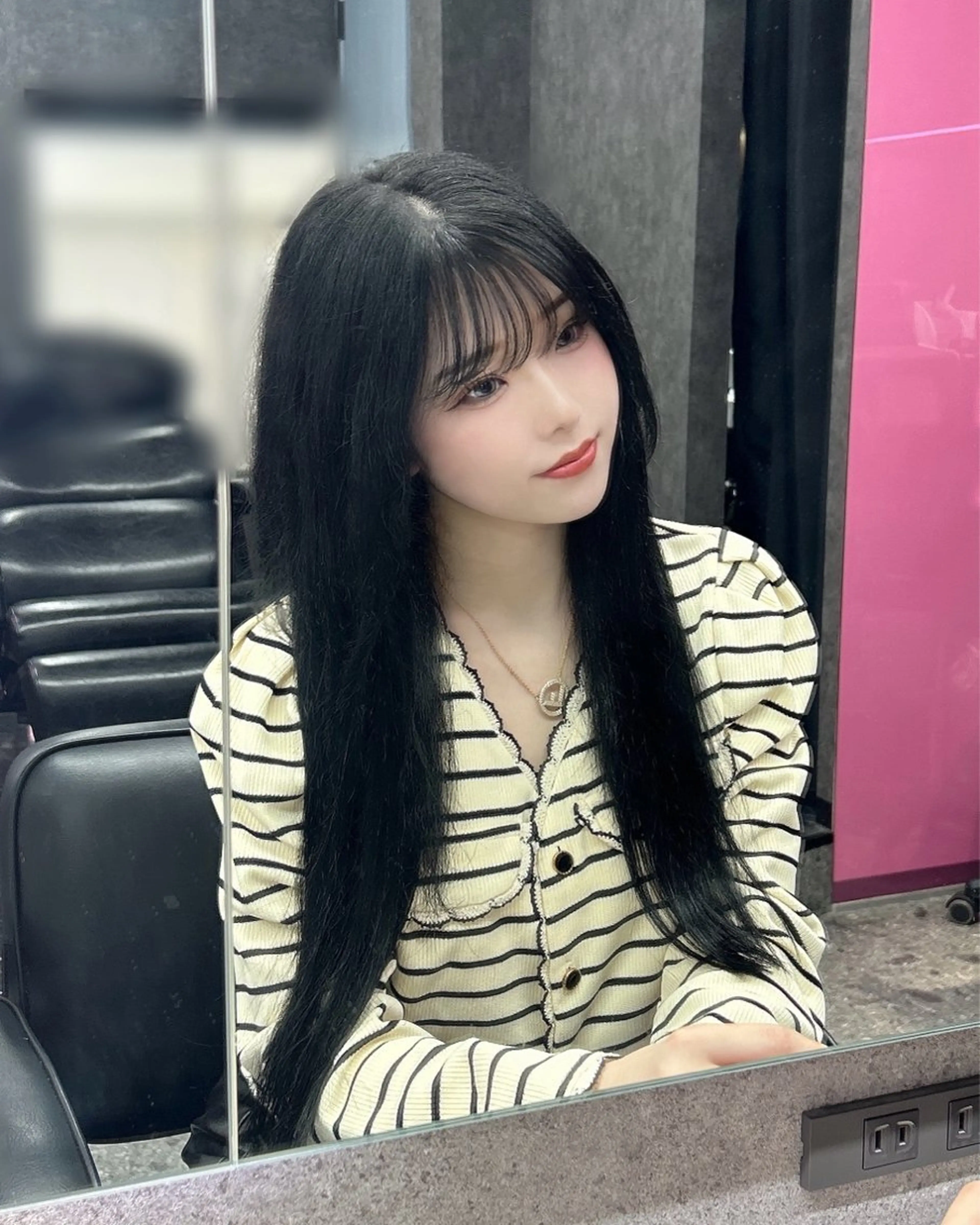 ロング カラー 黒髪 グレーブラック エクステ ヘアカラー エクステ nanaka 🤍韓国ワンホンヘアのヘアスタイル