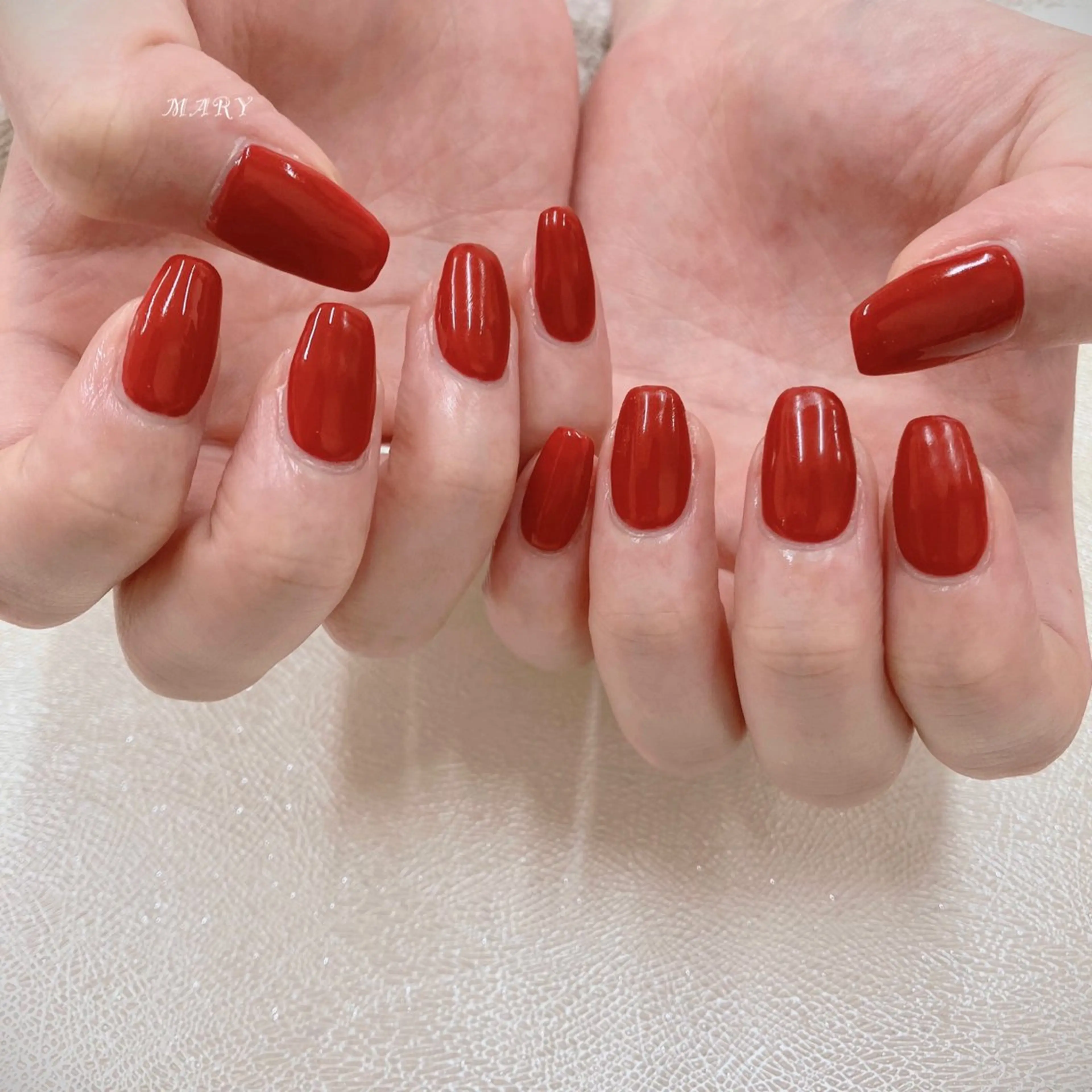 ネイル ニュアンスネイル ワンカラーネイル 赤色 シンプルネイル スクエアネイル ハンドネイル Mary nail .narumiのネイルデザイン