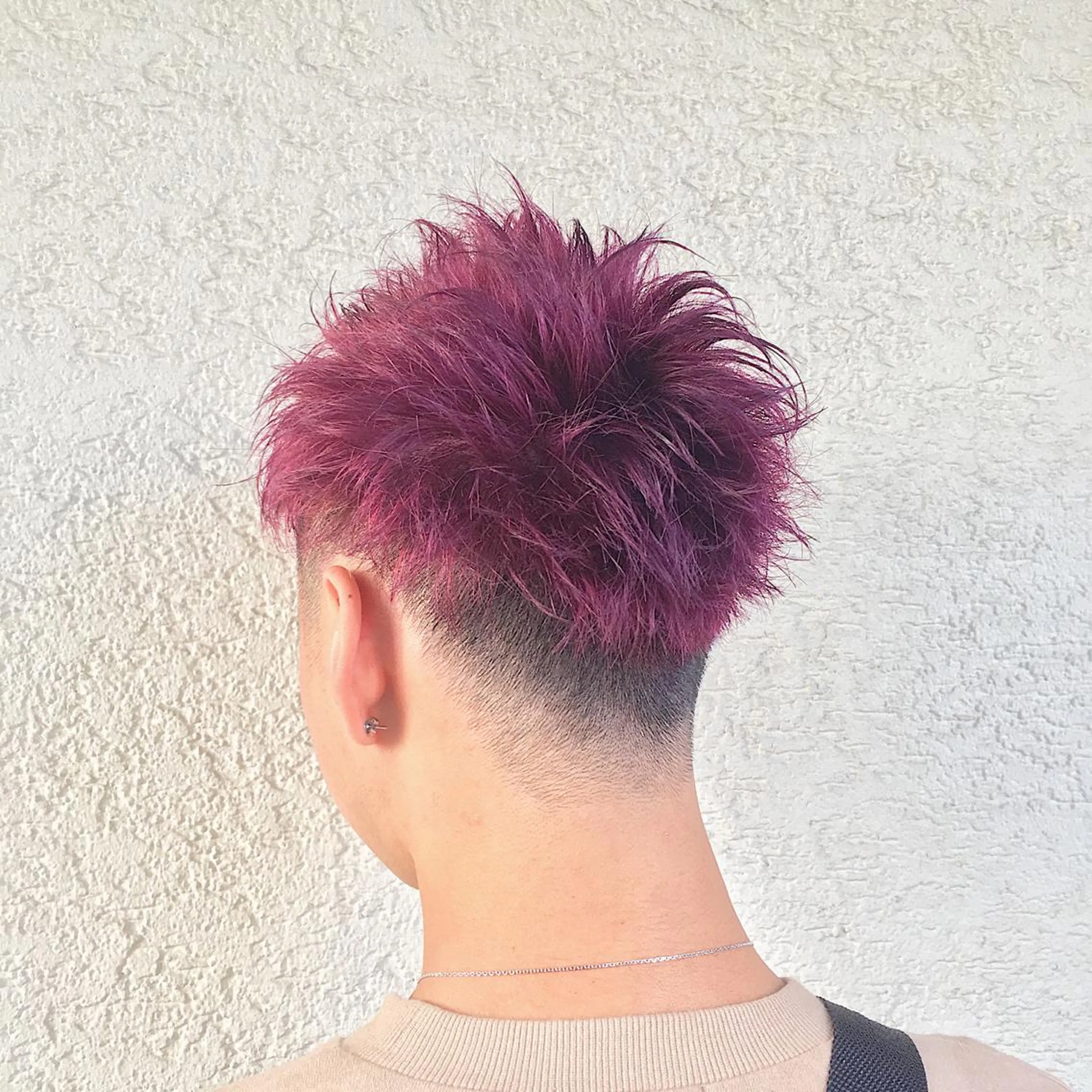 カラー メンズ フェードカット メンズハイトーン ハイトーンカラー メンズサロン rootのヘアスタイル