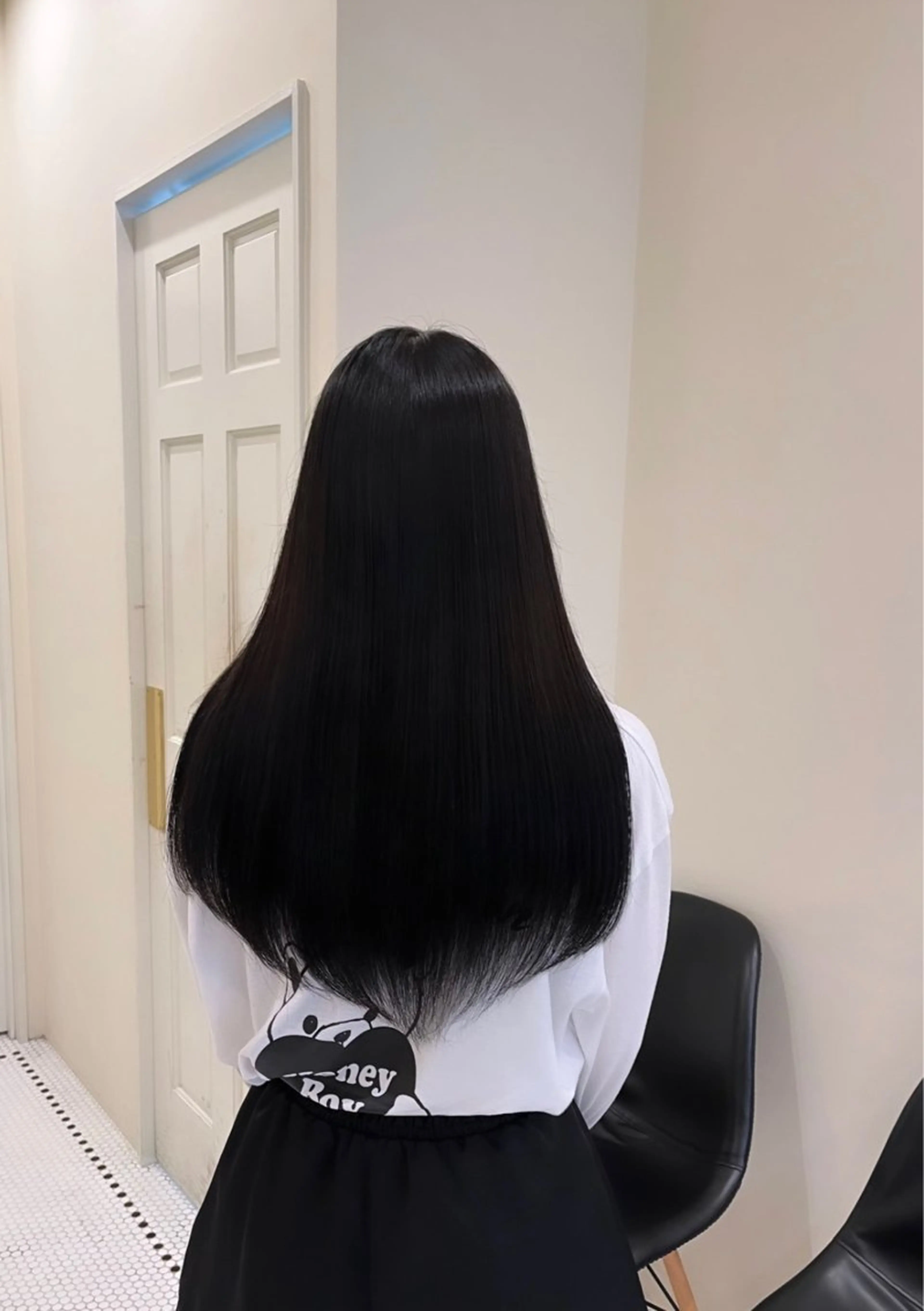 ロング カラー りく レイヤーカット ケアブリーチのヘアスタイル