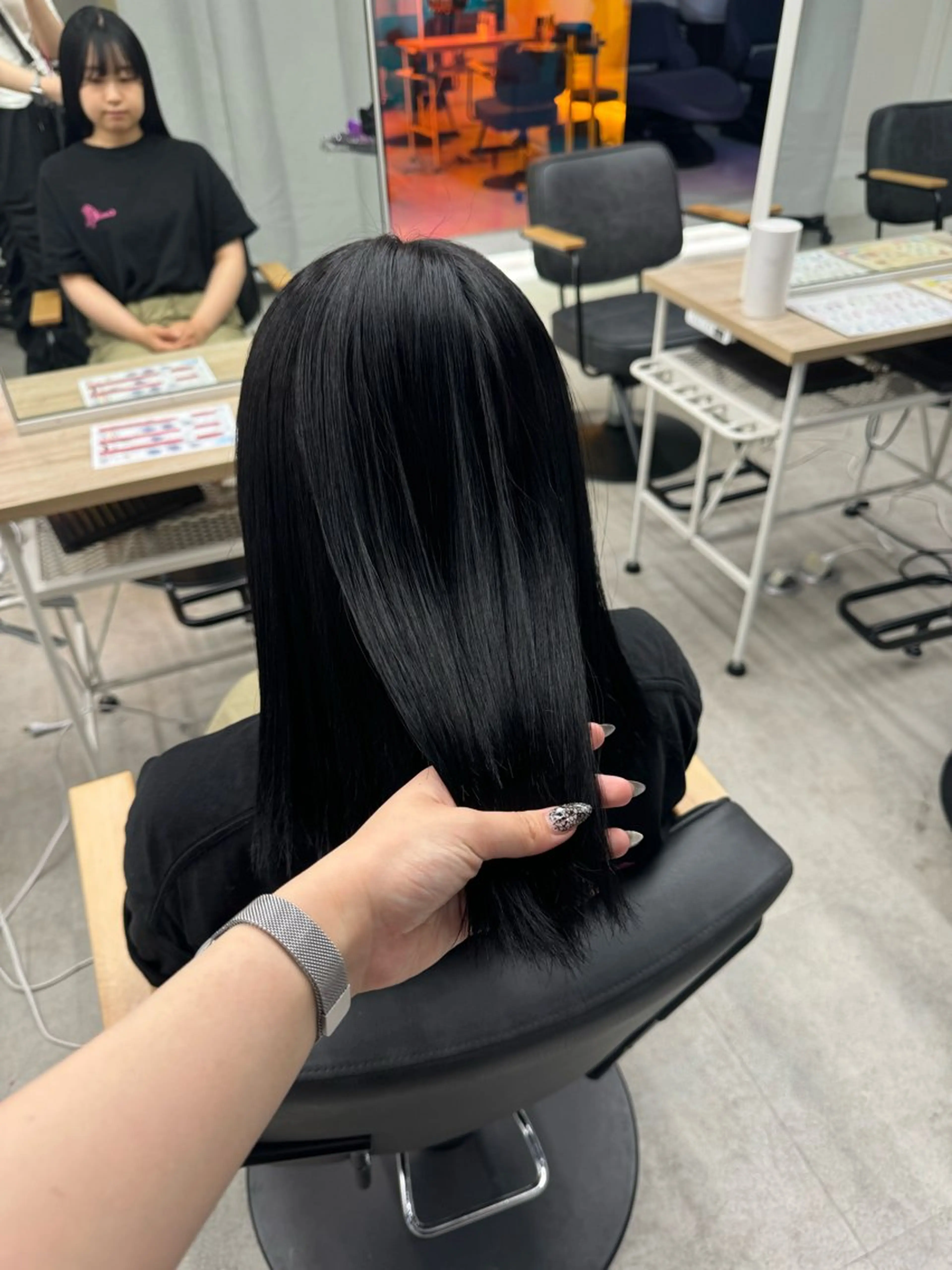 ロング ロングレイヤー 顔まわりレイヤー 顔周りカット 髪質改善 レイヤーカット ARISA︎ メンズ特化/パーマのヘアスタイル