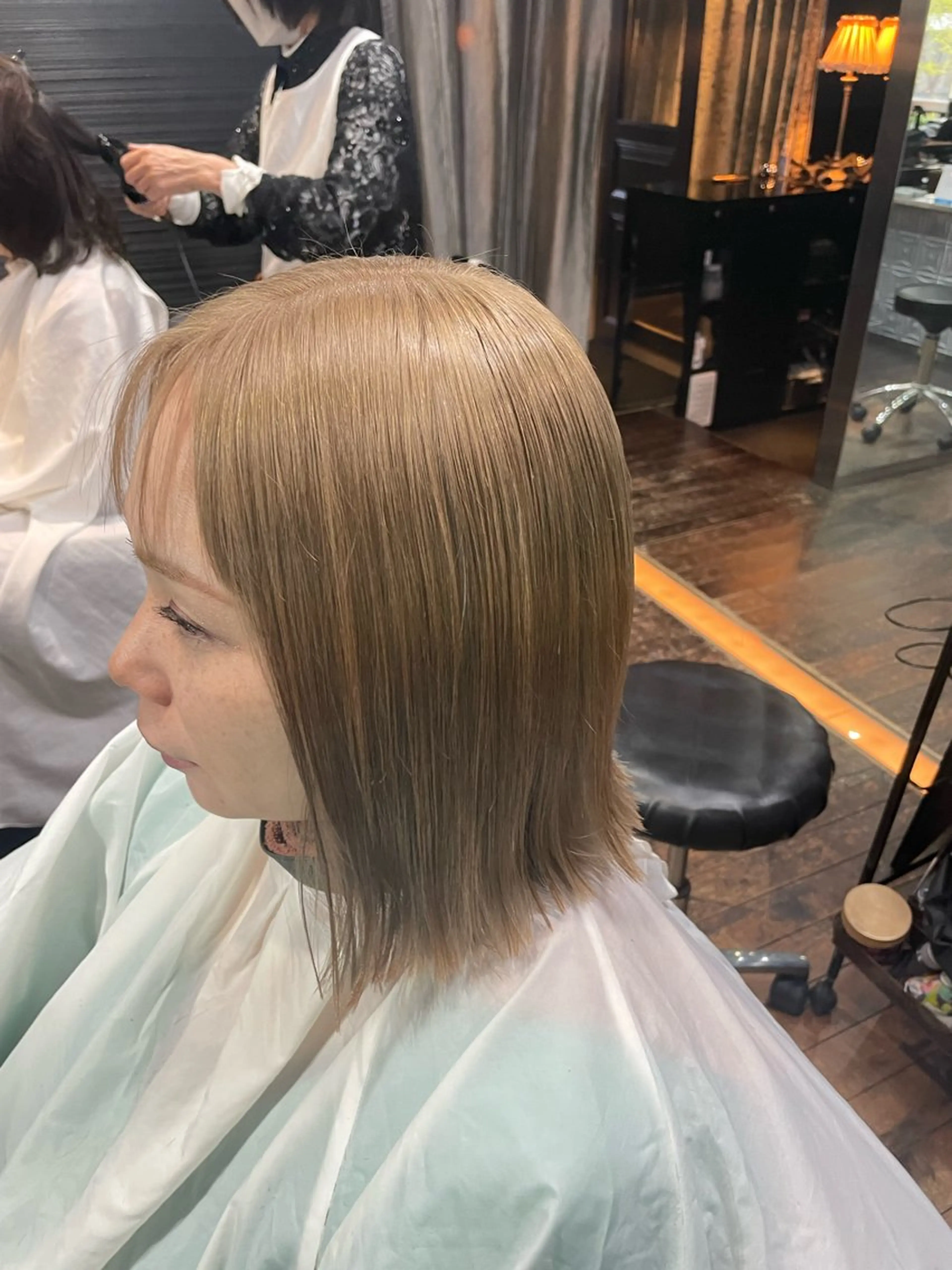 ショート カラー ベージュカラー ブリーチ カット ヘアカラー トリートメント 山本 雅由のヘアスタイル
