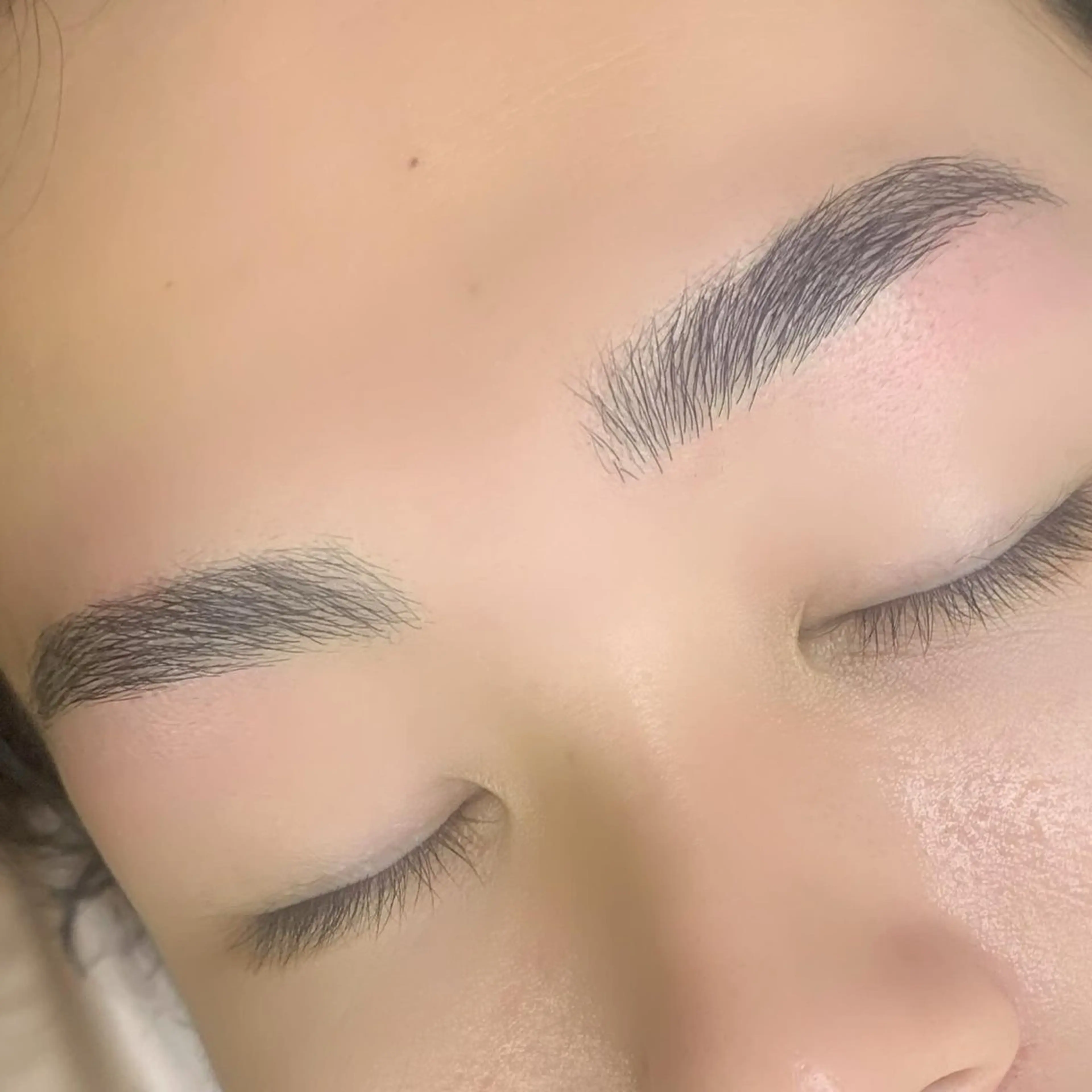 アイブロウ Onze Yukinaの眉毛・アイブロウイメージ