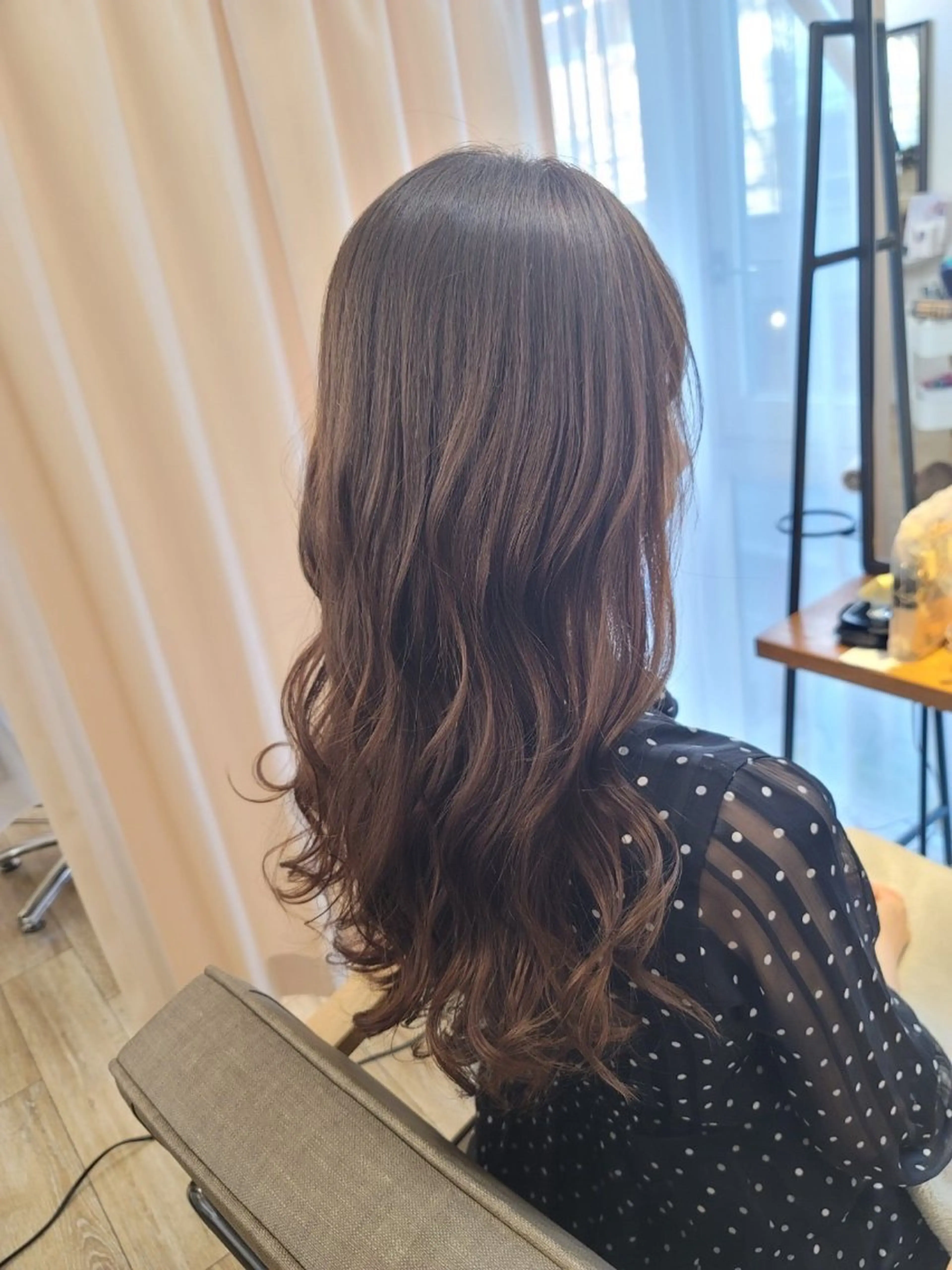 ロング カラー ベージュカラー 岡部 愛花のマツエク・マツパデザイン