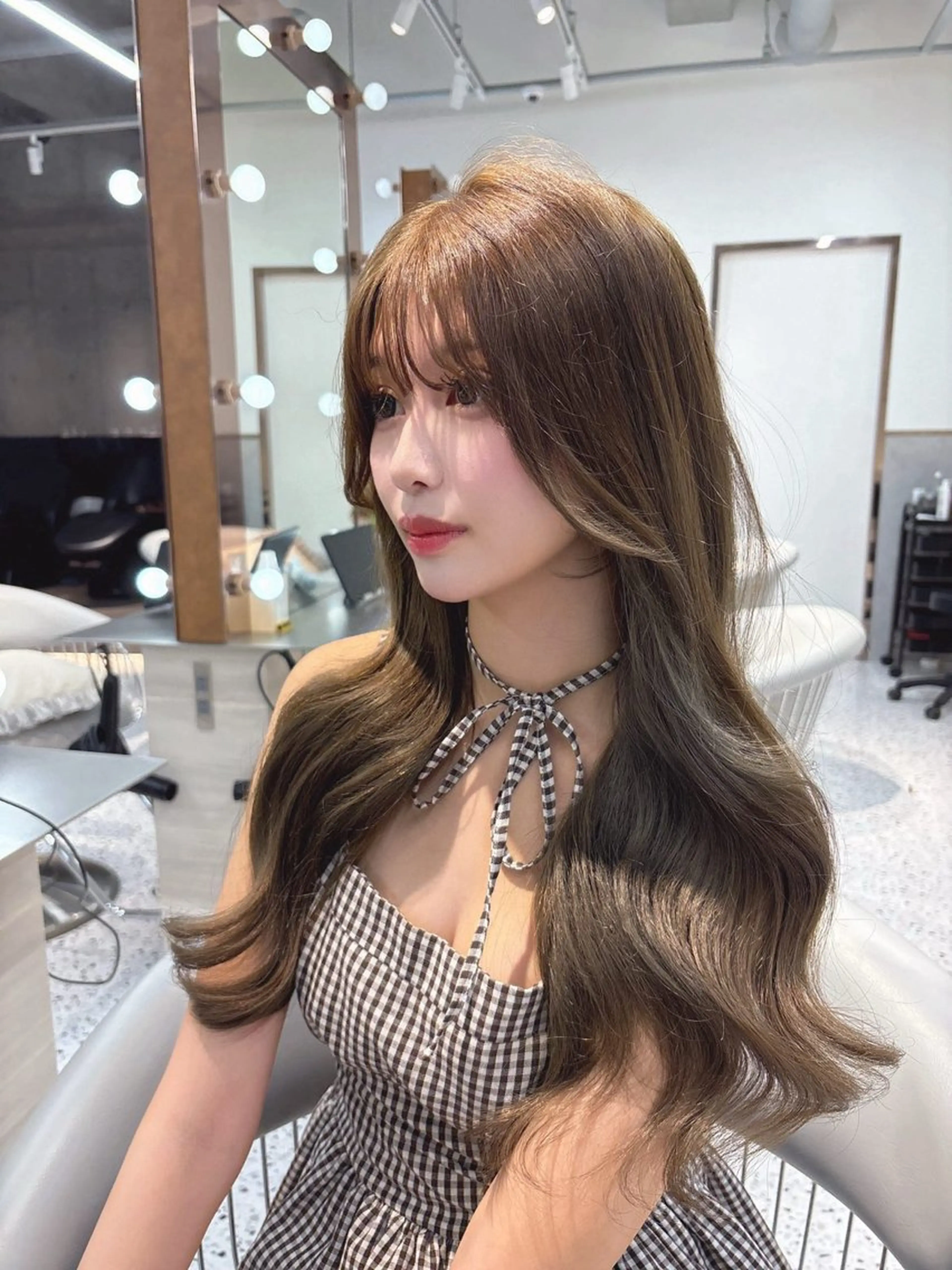 ロング yui🎀透明感 ベージュカラー／博多のヘアスタイル