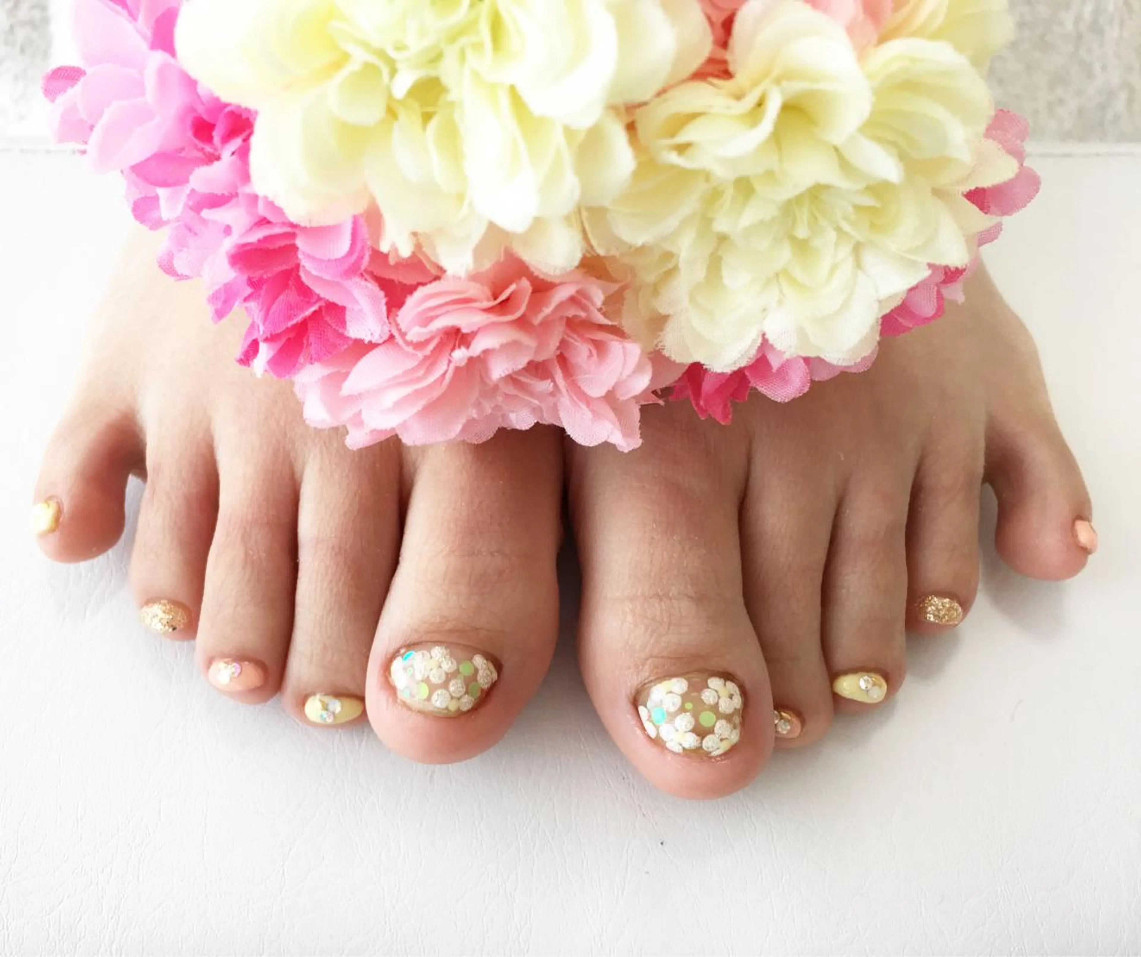 ネイル アートネイル ジェルネイル キラキラネイル オレンジ パステルネイル Petit Fleur所属・青柳 亜梨奈のマツエク・マツパデザイン