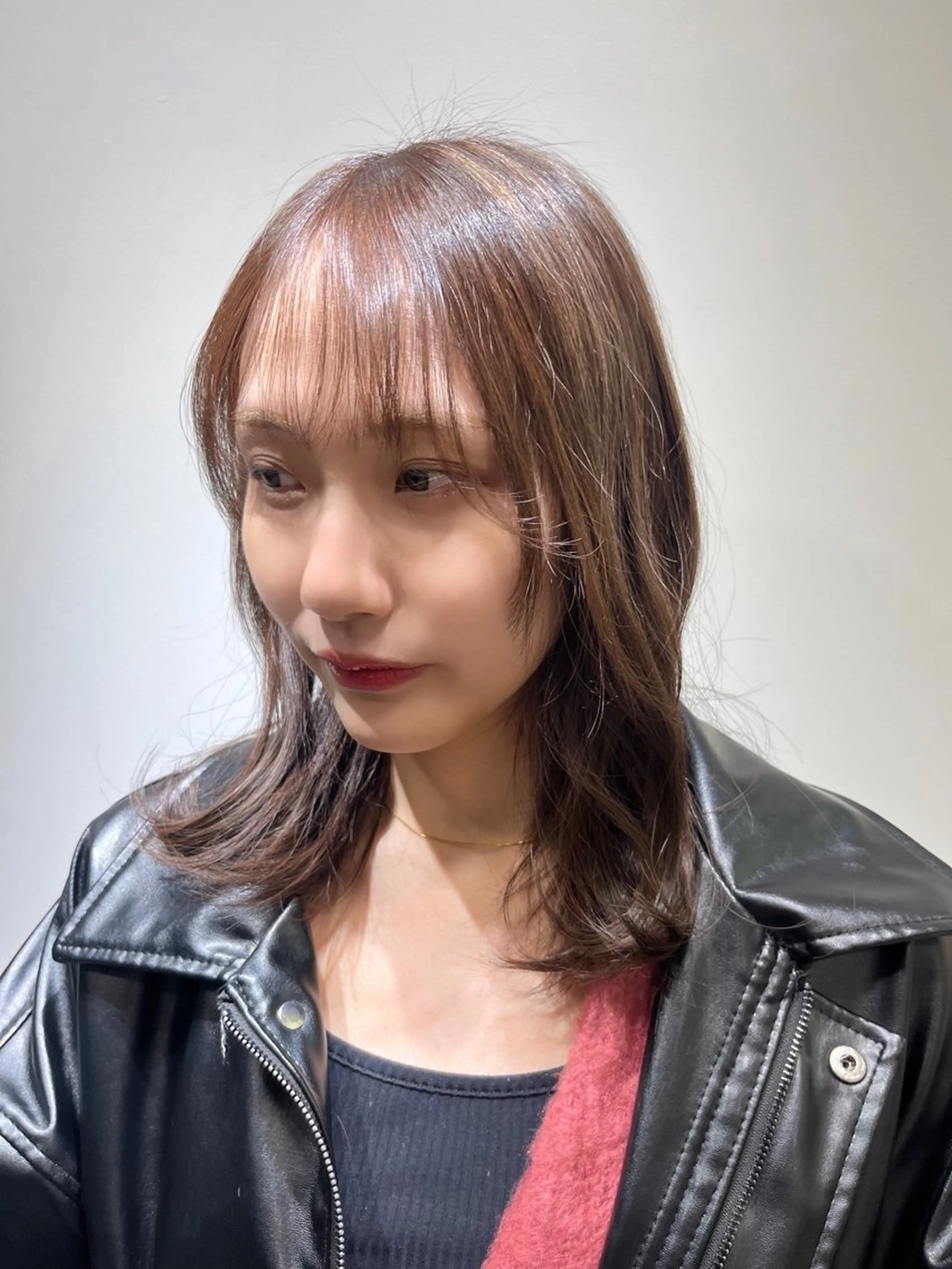 ミディアム カラー ミディアムレイヤー ベージュカラー ブラウンカラー 透明感カラー くびれヘア カット ヘアカラー トリートメント cana 札幌レイヤースタイルのヘアスタイル