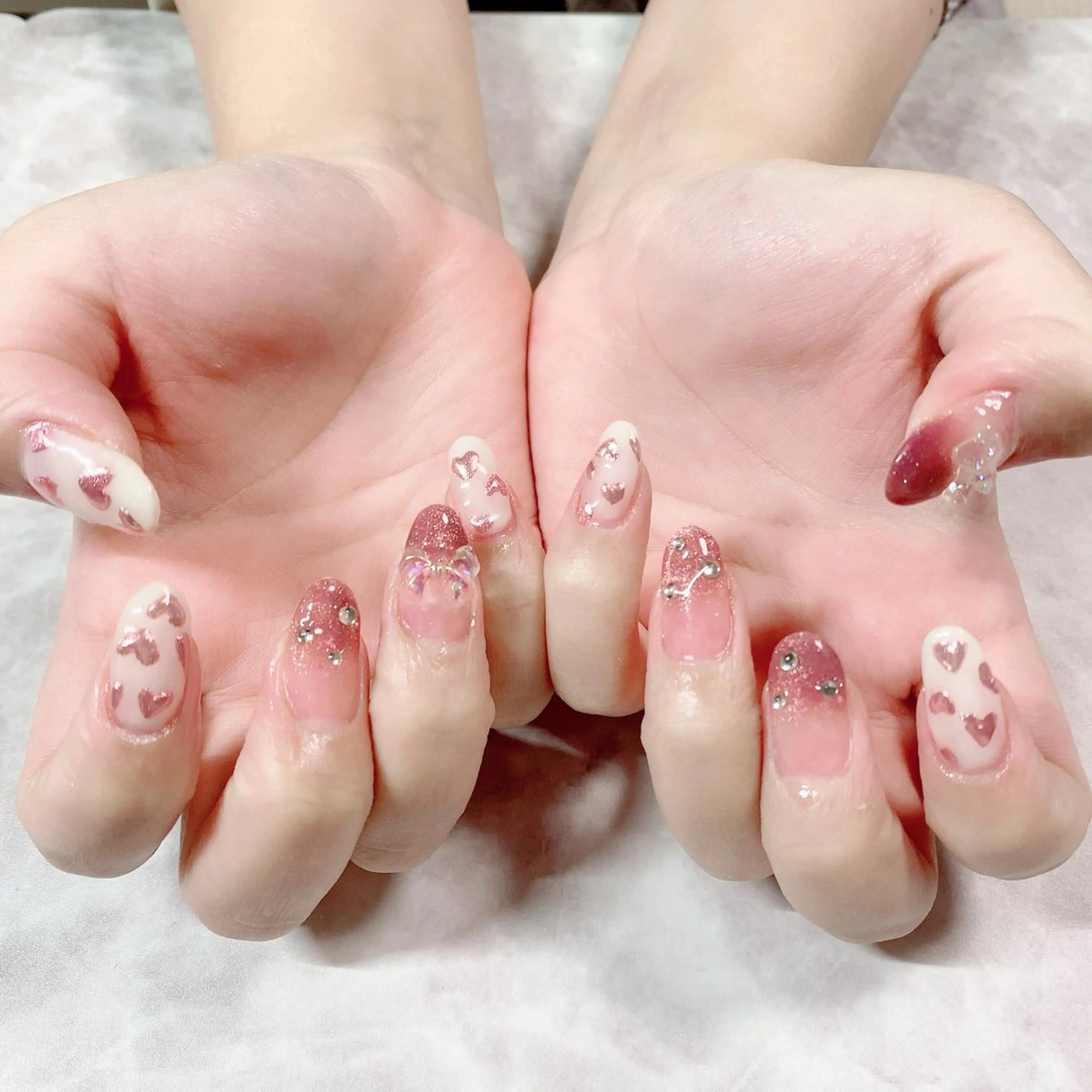 ネイル グラデーション ハート マグネットネイル ミラーネイル ピンク マジョリカ ブルーのネイルデザイン