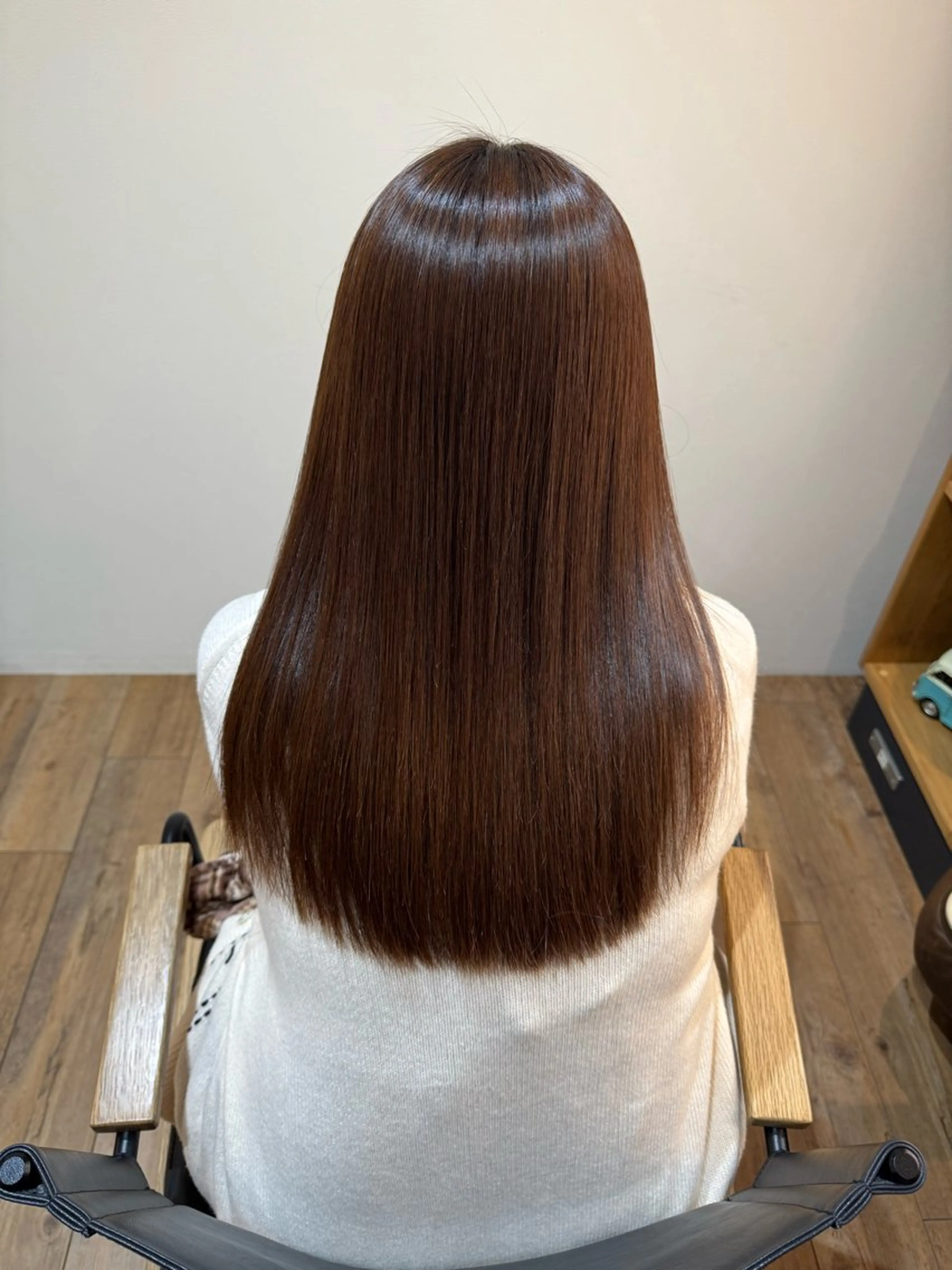 セミロング ヘアカラー トリートメント afloatkobe所属・美髪/髪質改善 川口凌弥のヘアスタイル