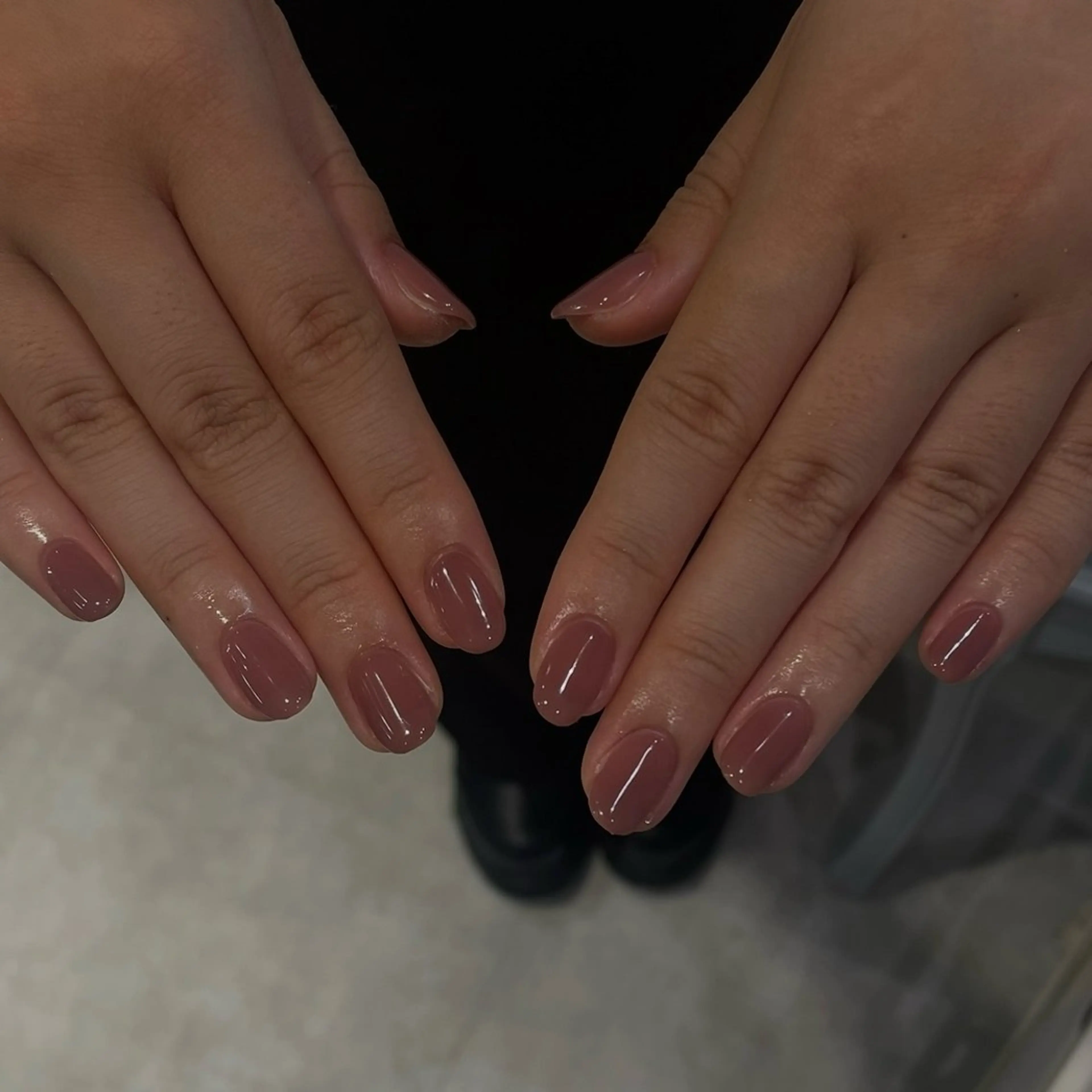 ネイル ハンドネイル 𝑟𝑖𝑠𝑎 🕯‎🤍のネイルデザイン