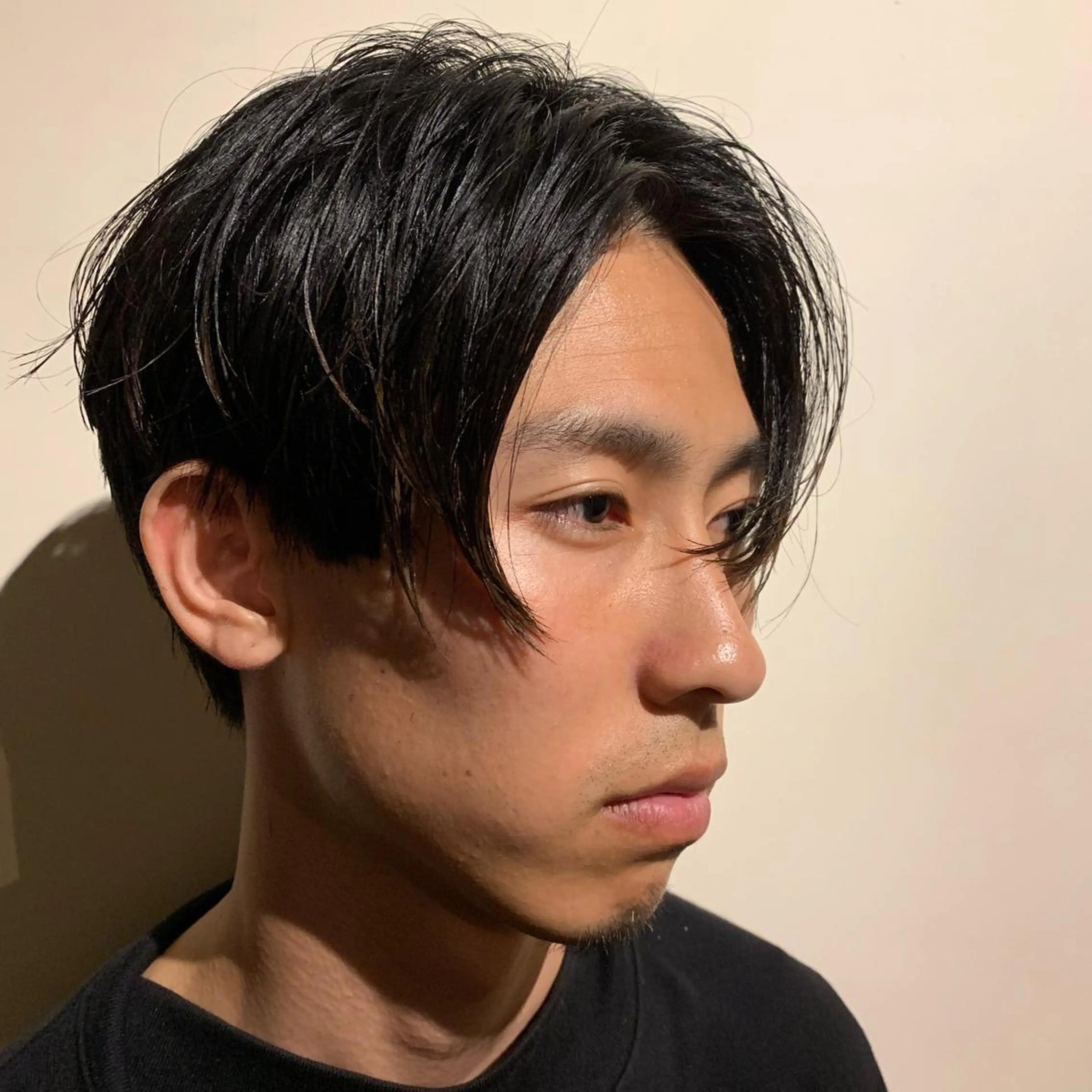 メンズ センターパート カット ウルフ、レイヤー 、メンズカットSHOのヘアスタイル