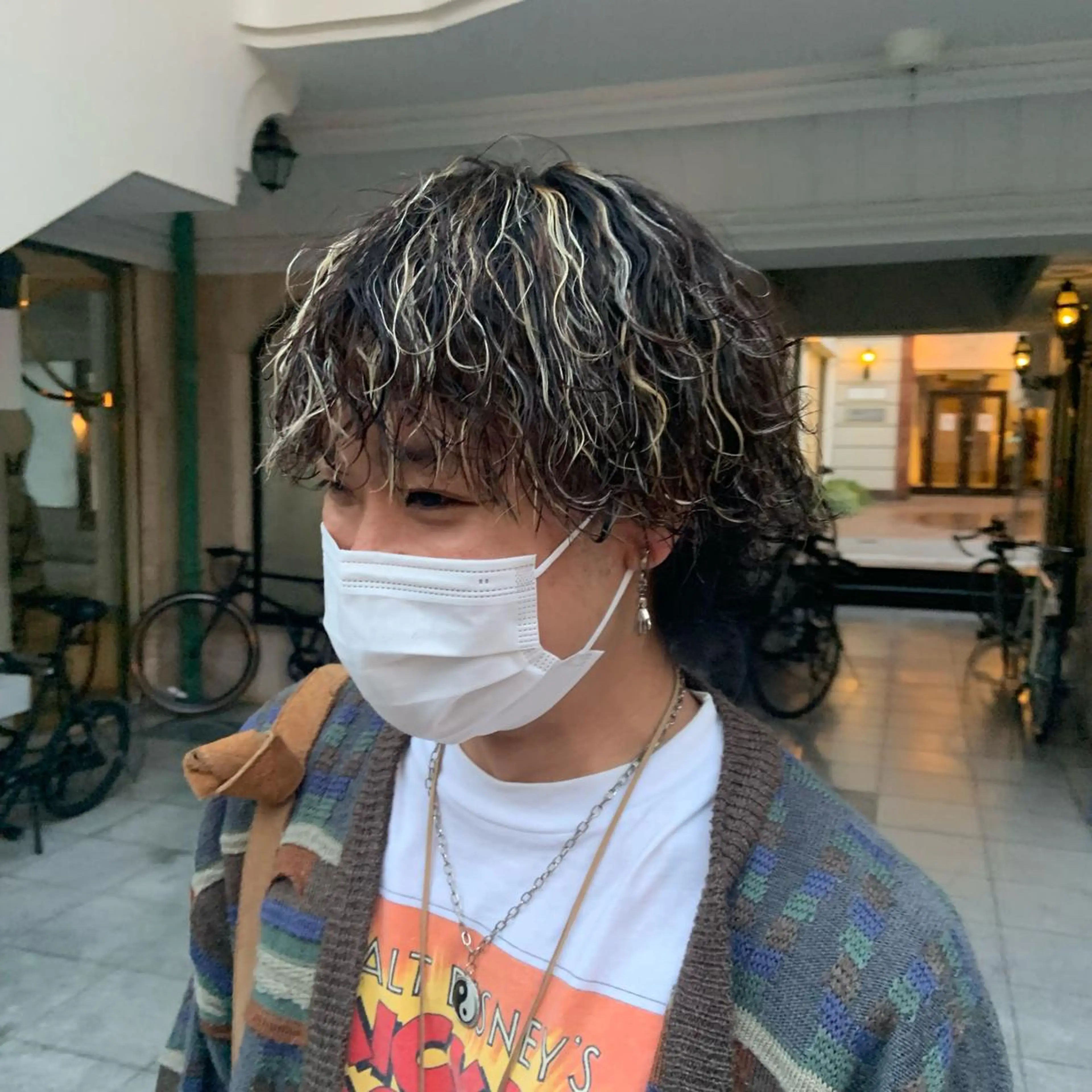 カラー メンズ メンズハイライト 波巻きパーマ ハイライトカラー カット パーマ トリートメント ✨メンズスタイル✨ Daiのヘアスタイル