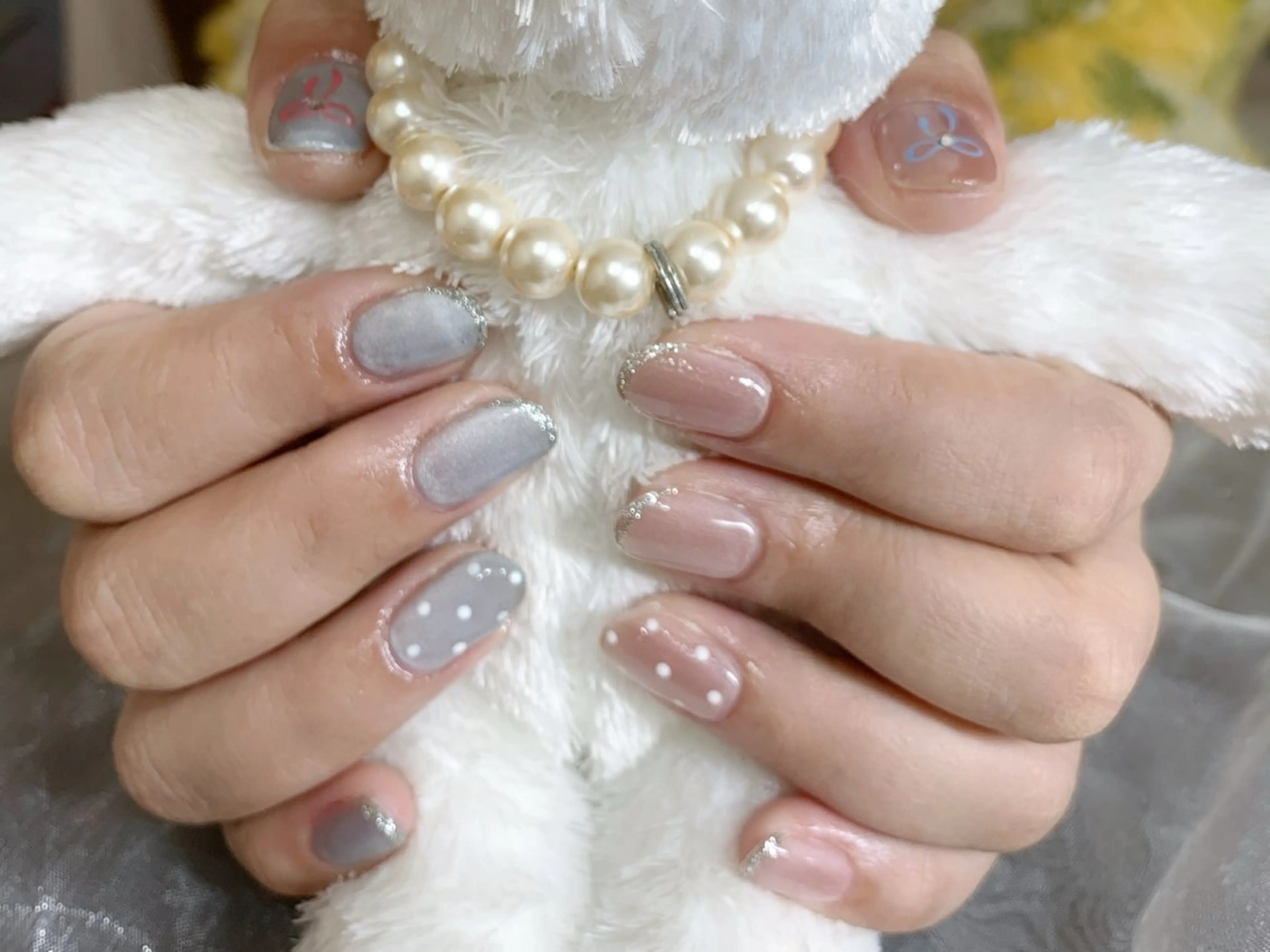 ネイル ドット マグネットネイル リボン シンプルネイル ハンドネイル AI NAのネイルデザイン