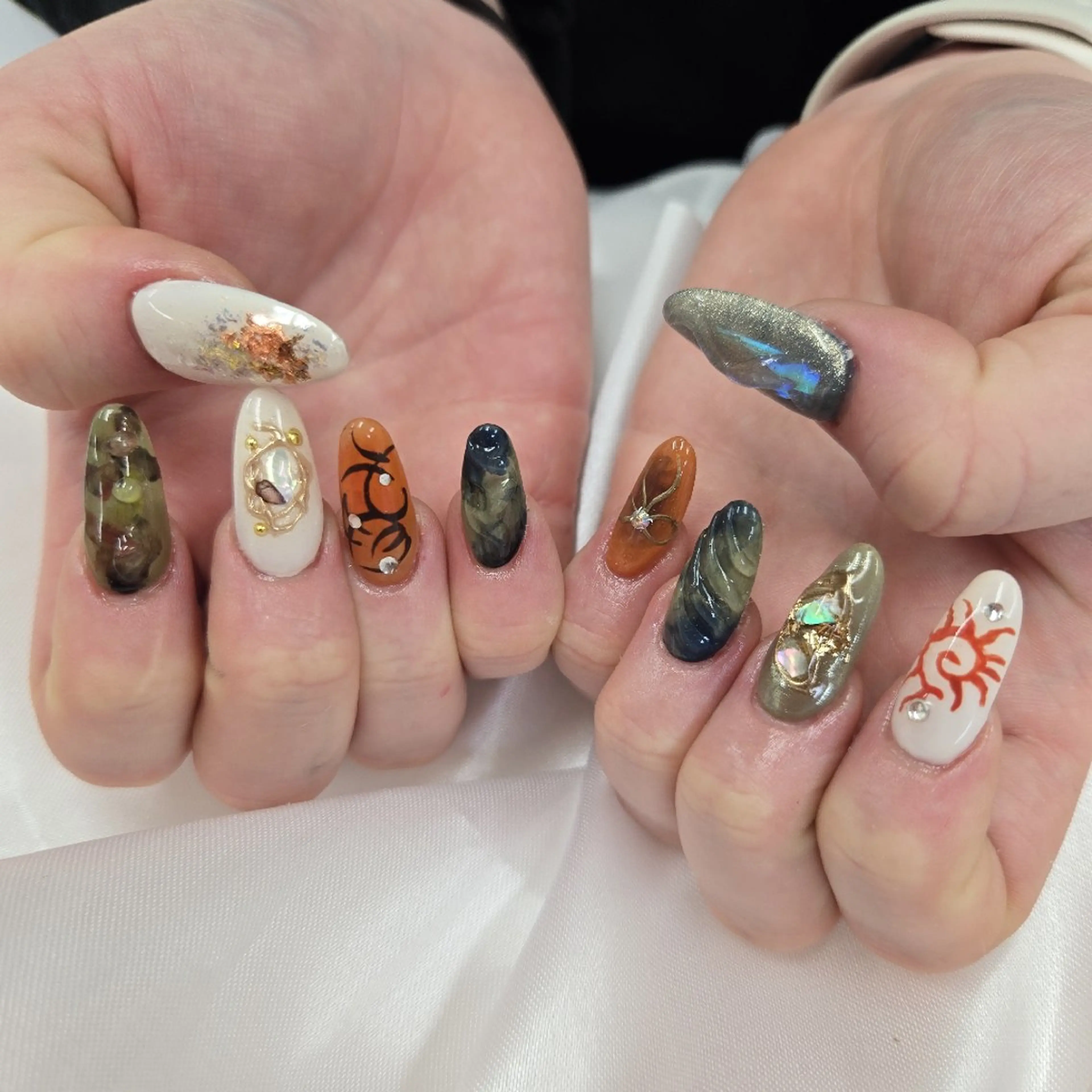 ネイル アートネイル オーロラネイル チークネイル ジェルネイル グラデーション ハンドネイル 河野ちえ (雑誌掲載サロン)のネイルデザイン