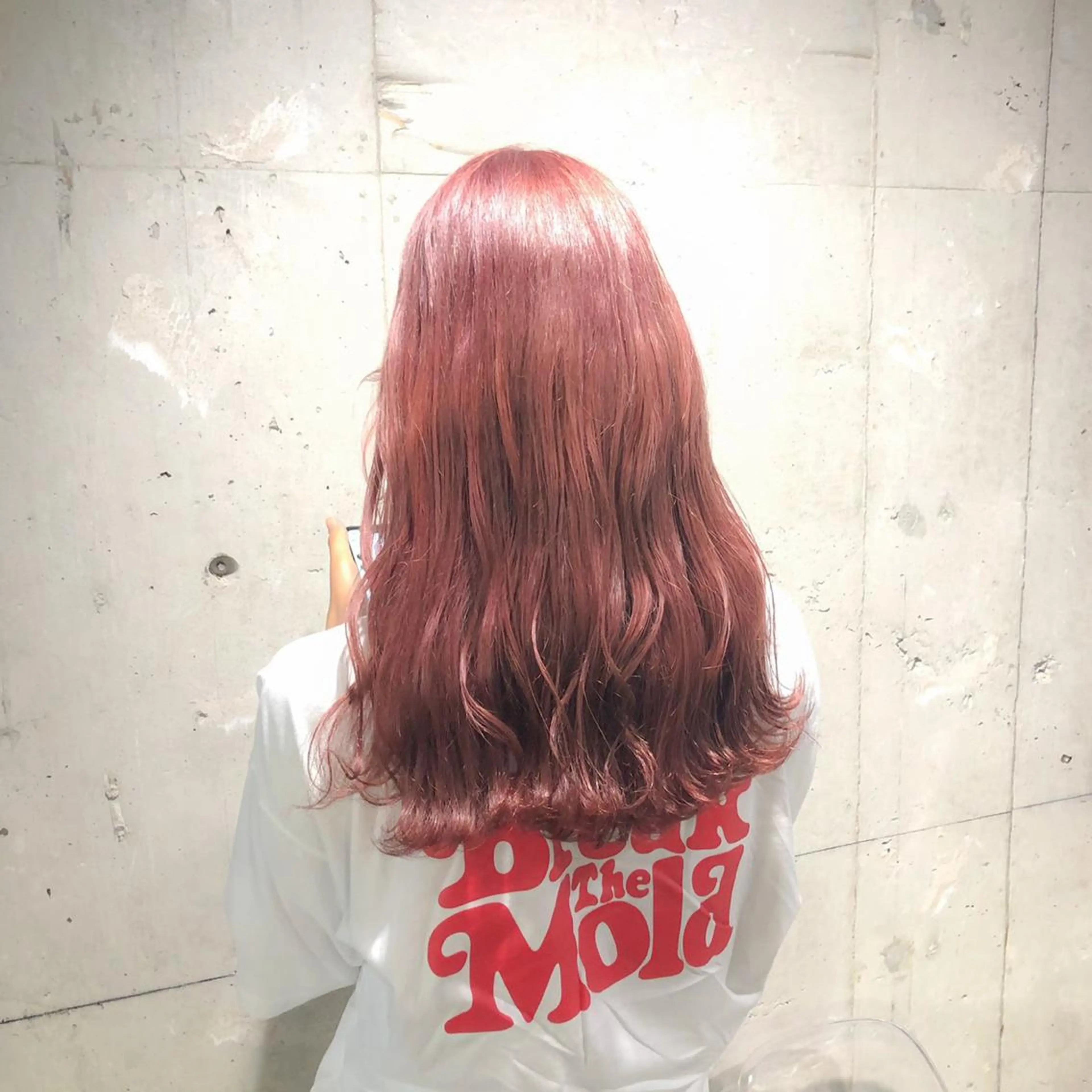 ミディアム ❤︎ワンホンガーリー なハイトーンヘア❤︎のヘアスタイル