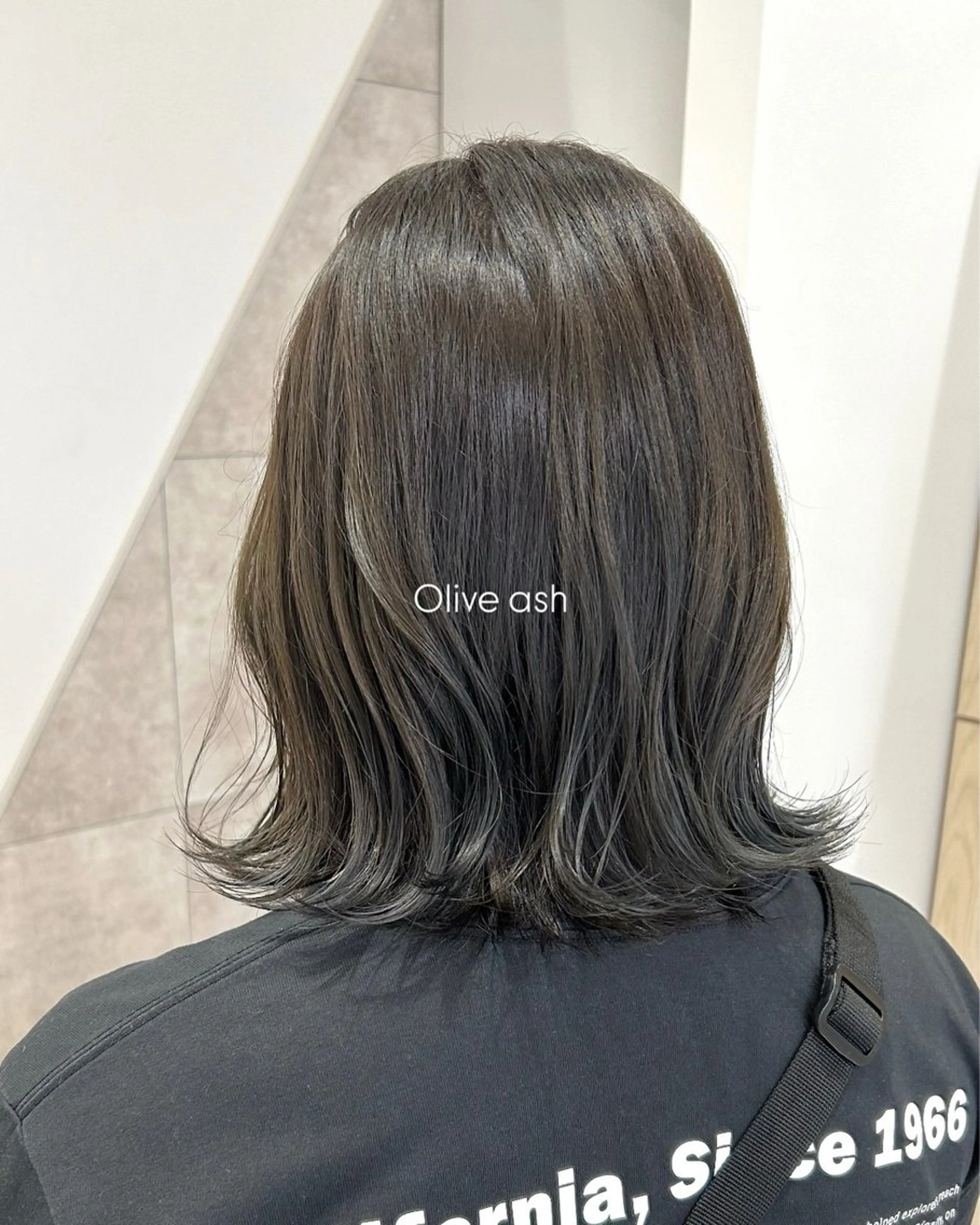 ミディアム カラー ベージュカラー ブリーチ 透明感カラー ブリーチなしカラー オリーブベージュ カット ヘアカラー SAKINO． ベージュカラーのヘアスタイル
