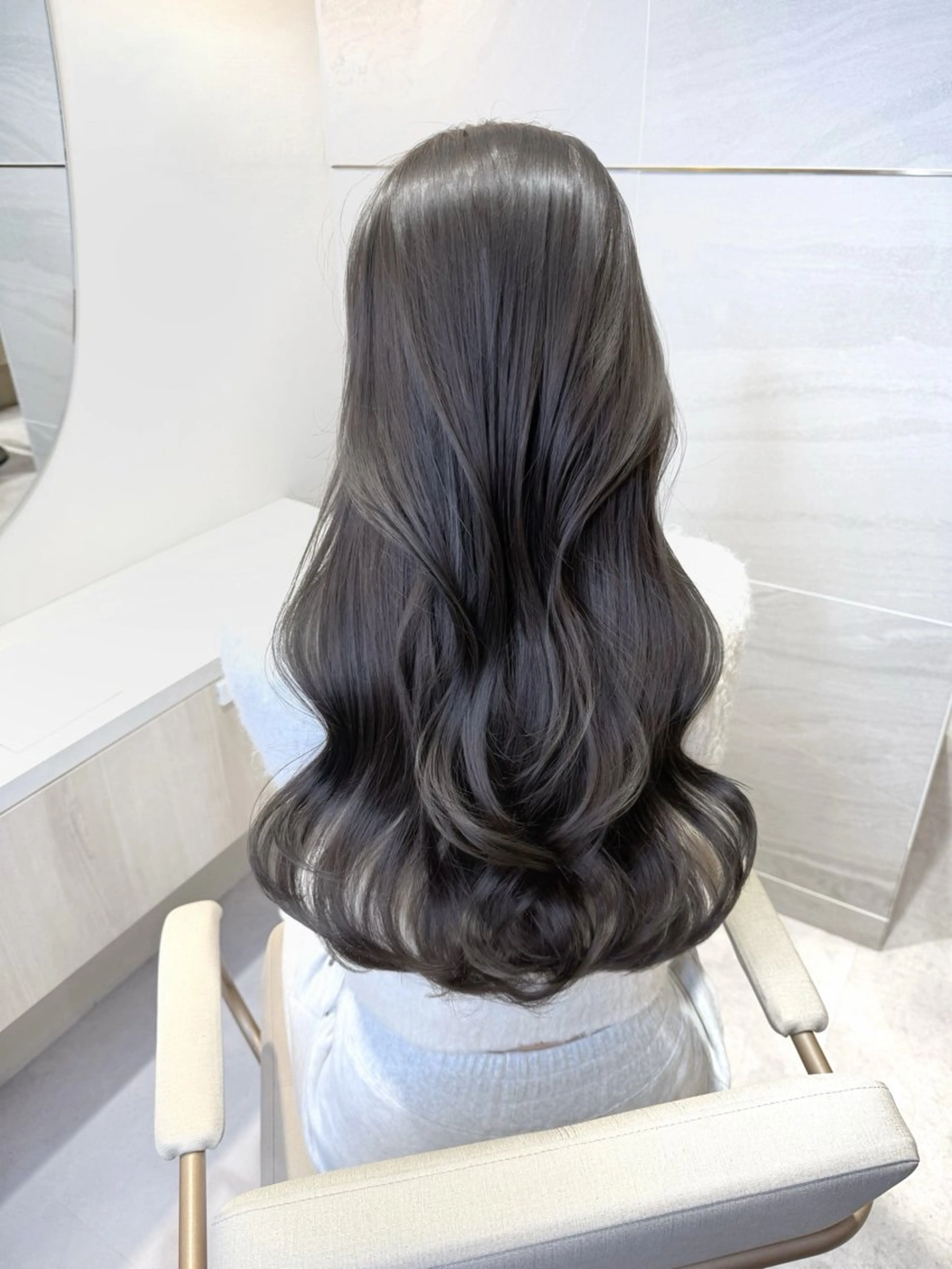 ロング カラー アッシュ イルミナカラー カット ヘアカラー トリートメント 透明感カラー🌿 グレージュ🐺陽介のヘアスタイル