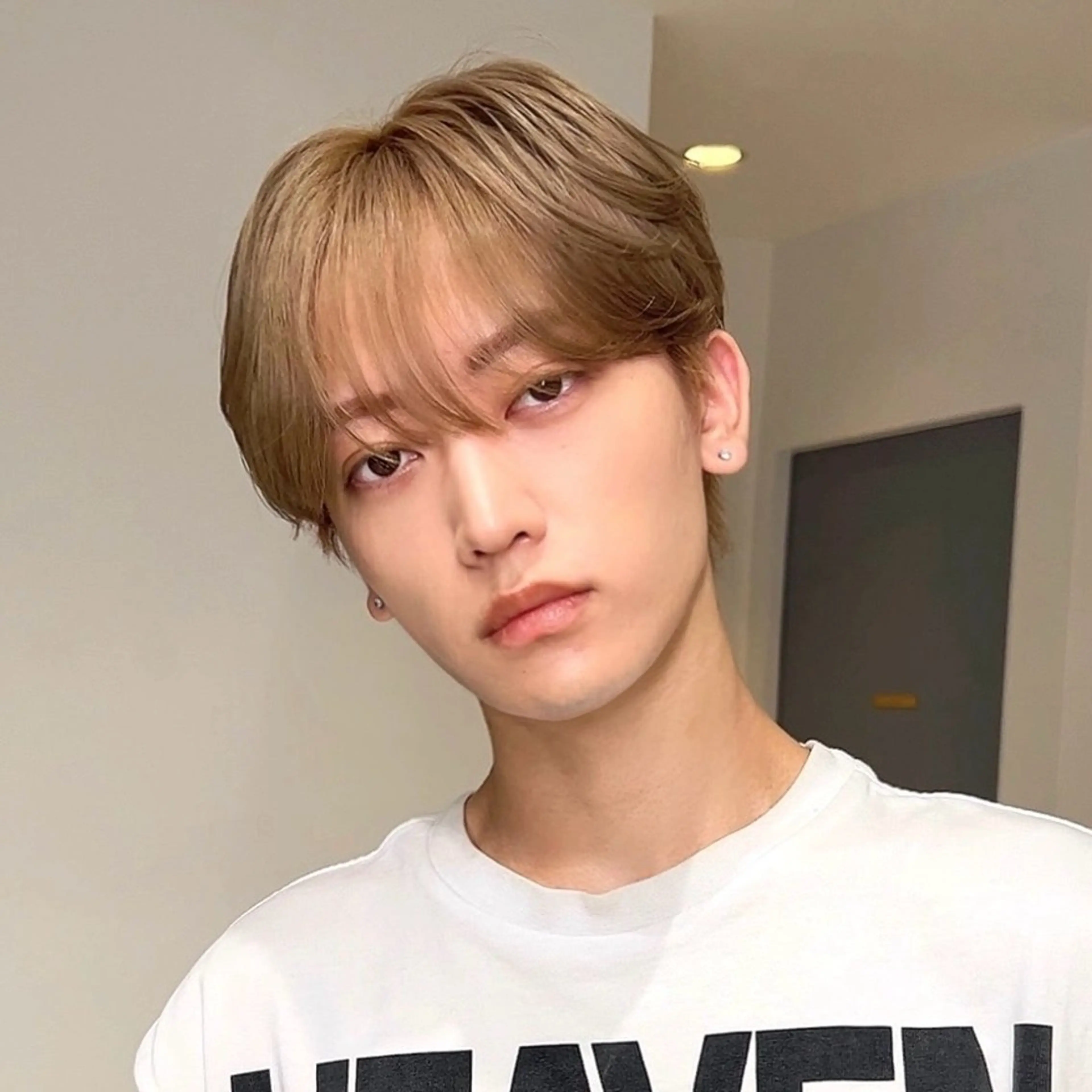 ショート カラー メンズ カット ヘアカラー 岡田大志🇰🇷 中/韓メンズヘアのヘアスタイル
