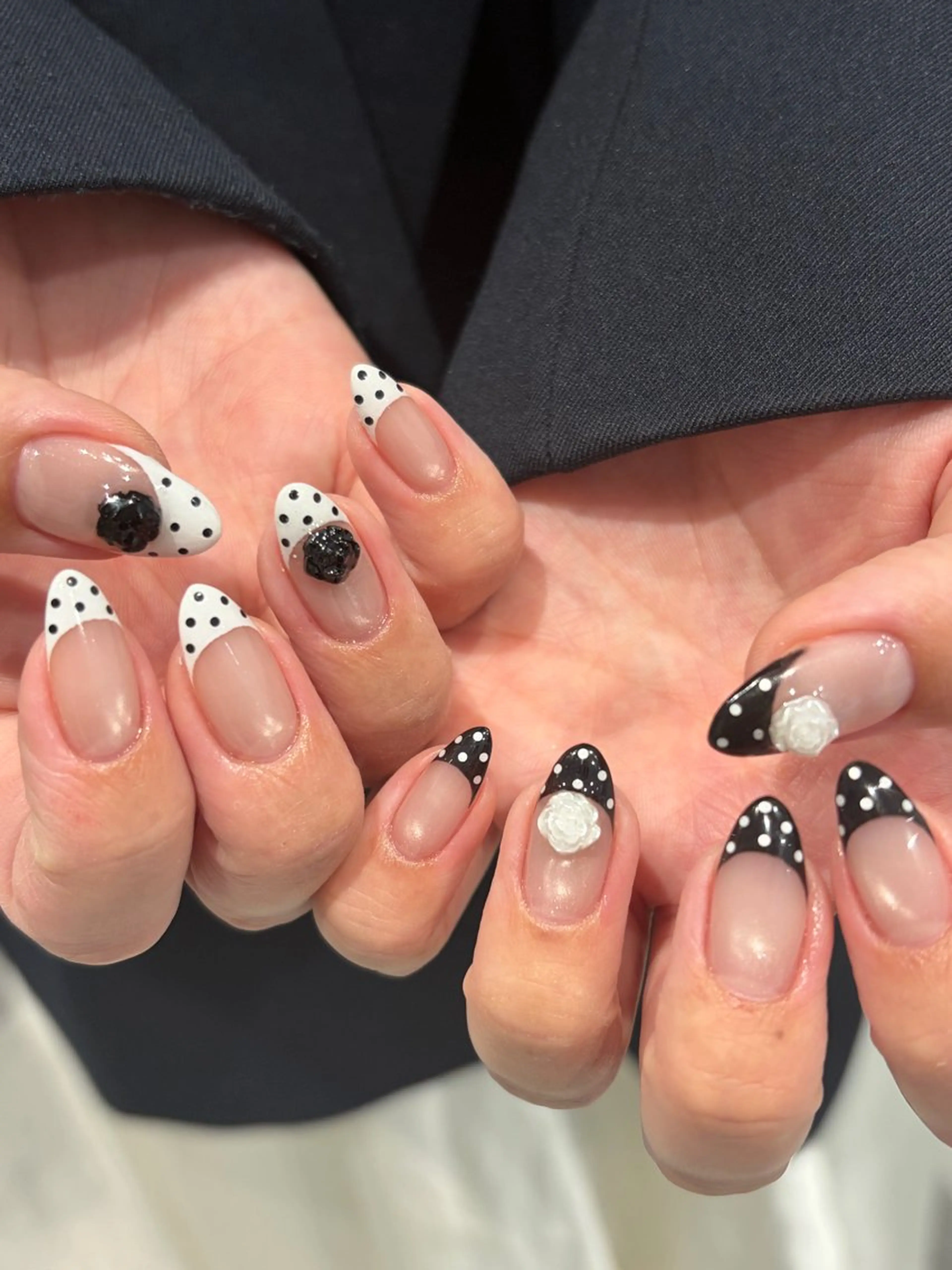 ネイル ドット ガーリー ハンドネイル NORA nail UMEDA MAIのネイルデザイン