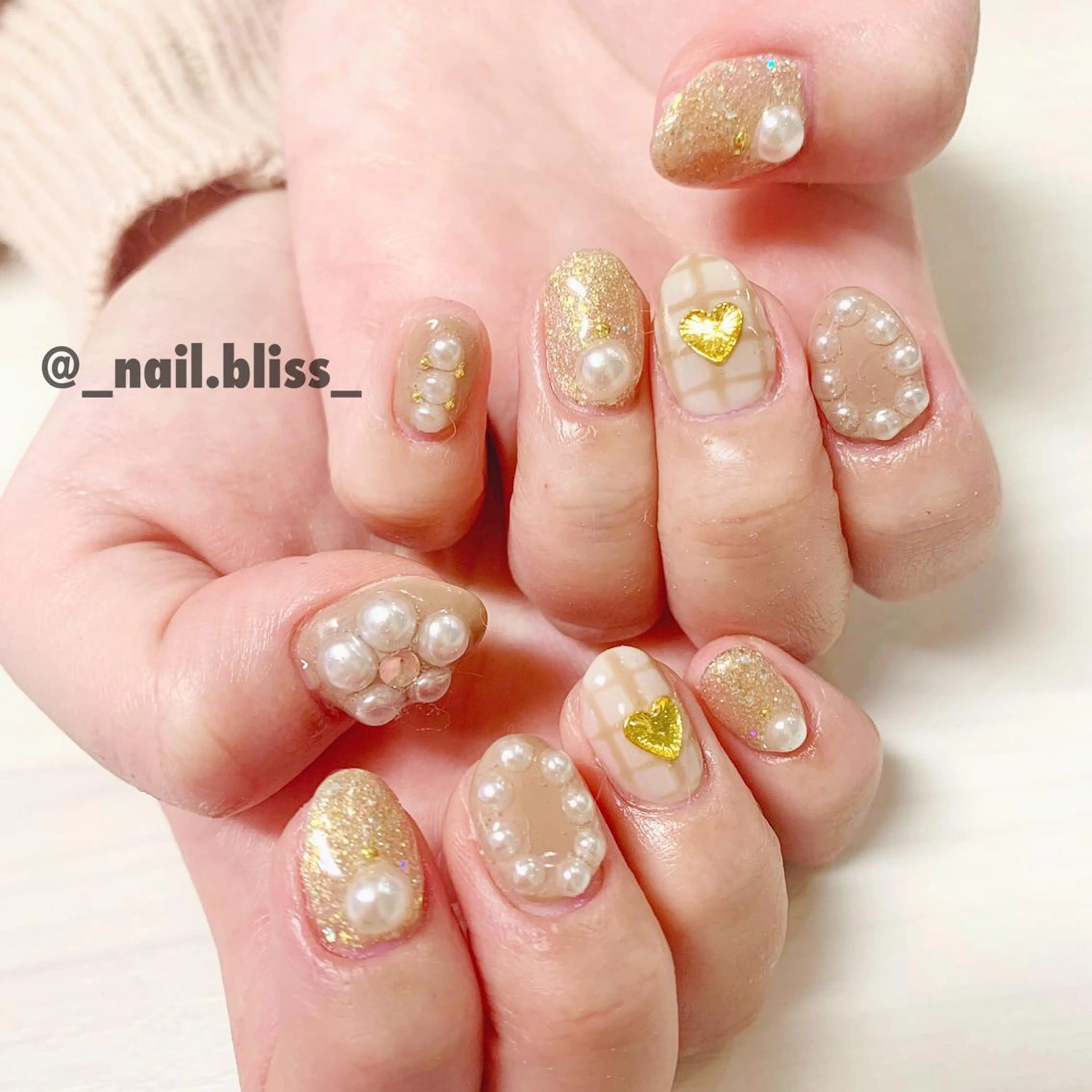 ネイル ガーリー ハンドネイル NAIL BLISSのネイルデザイン