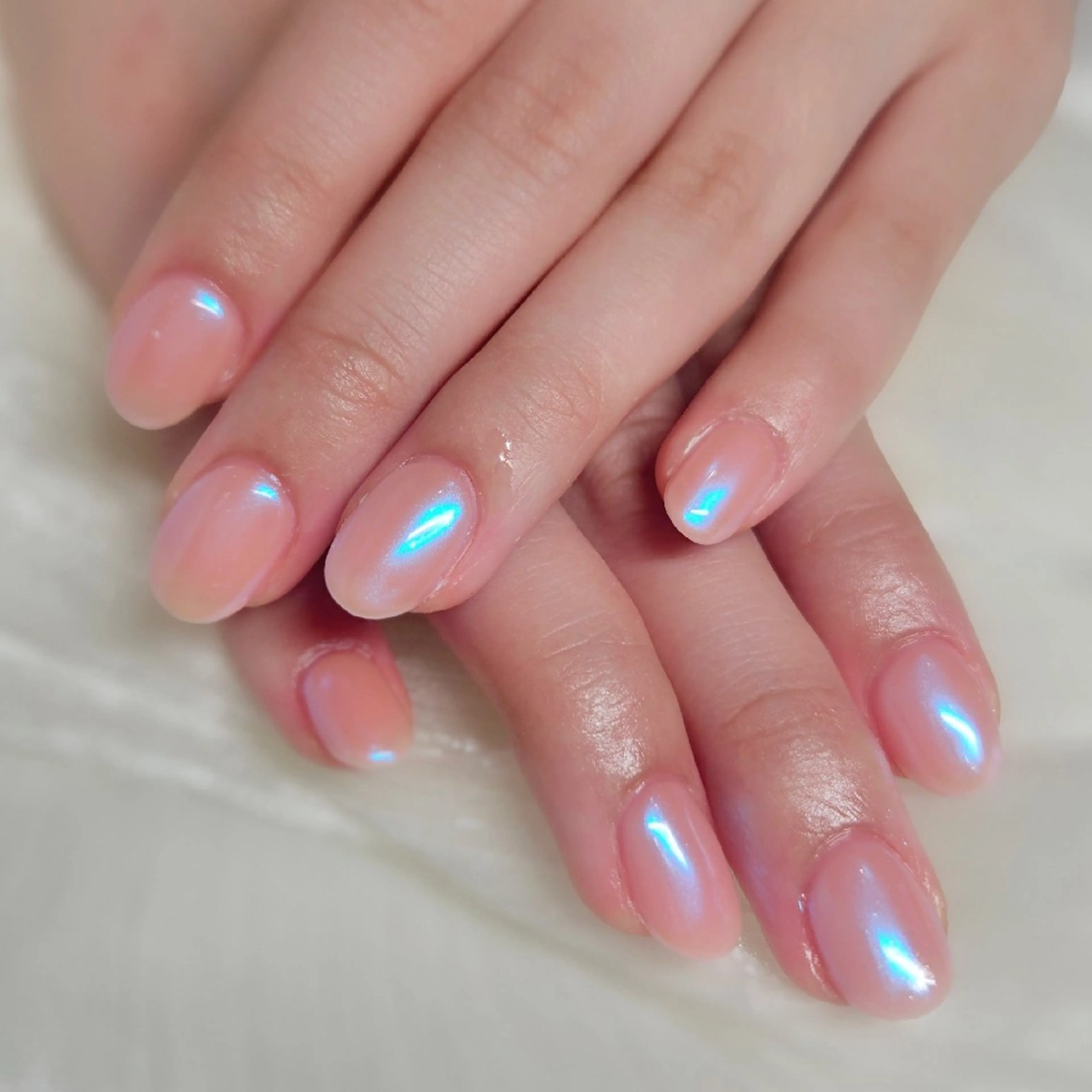 ネイル オーロラネイル ブルー ピンク ハンドネイル nagisa 🩰🫧のネイルデザイン