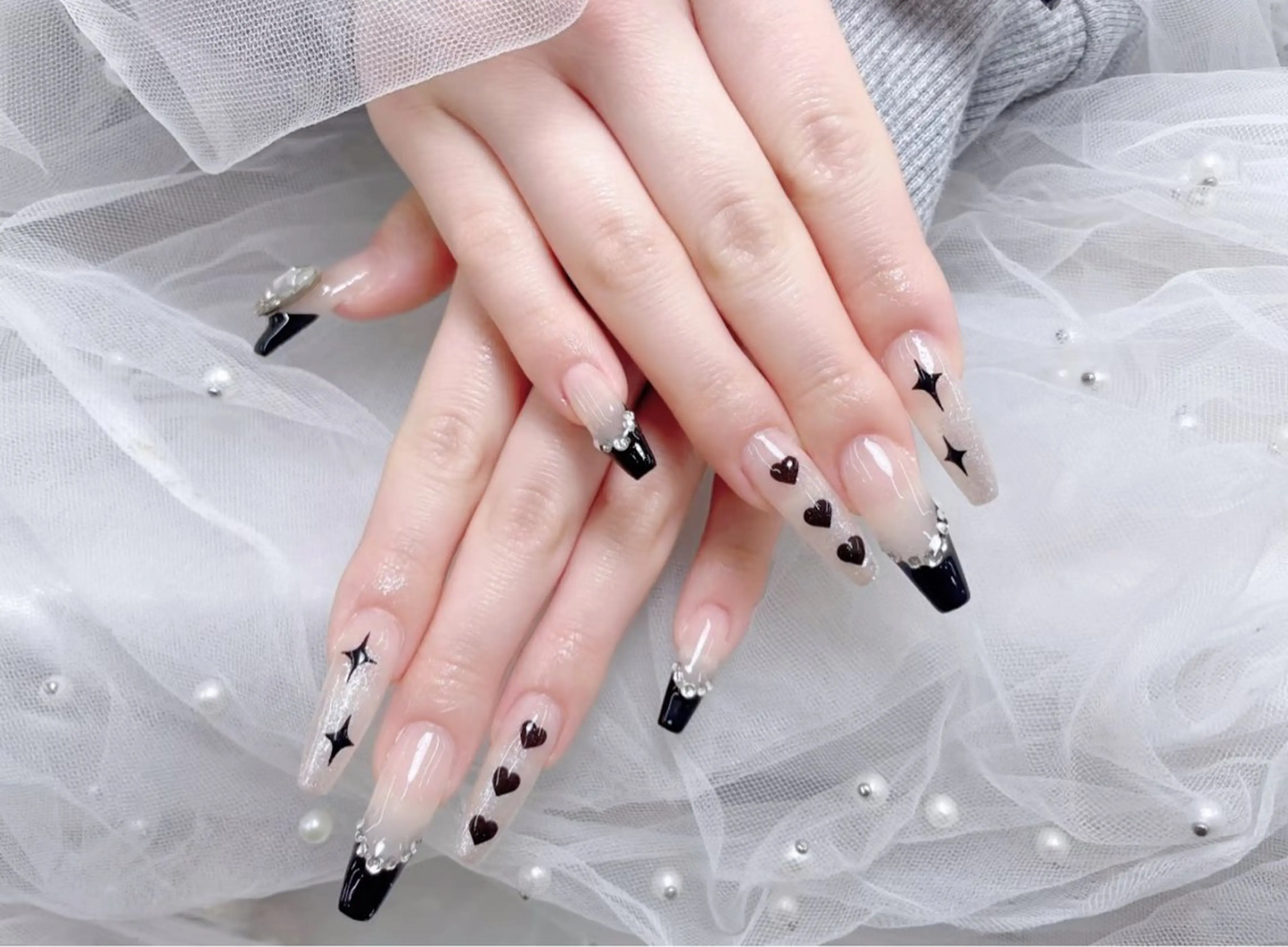 ネイル オーロラネイル フットネイル フレンチネイル ジェルネイル ガラスフレンチ ハンドネイル ╹◡╹Mimoミモ Eye&Nailのマツエク・マツパデザイン