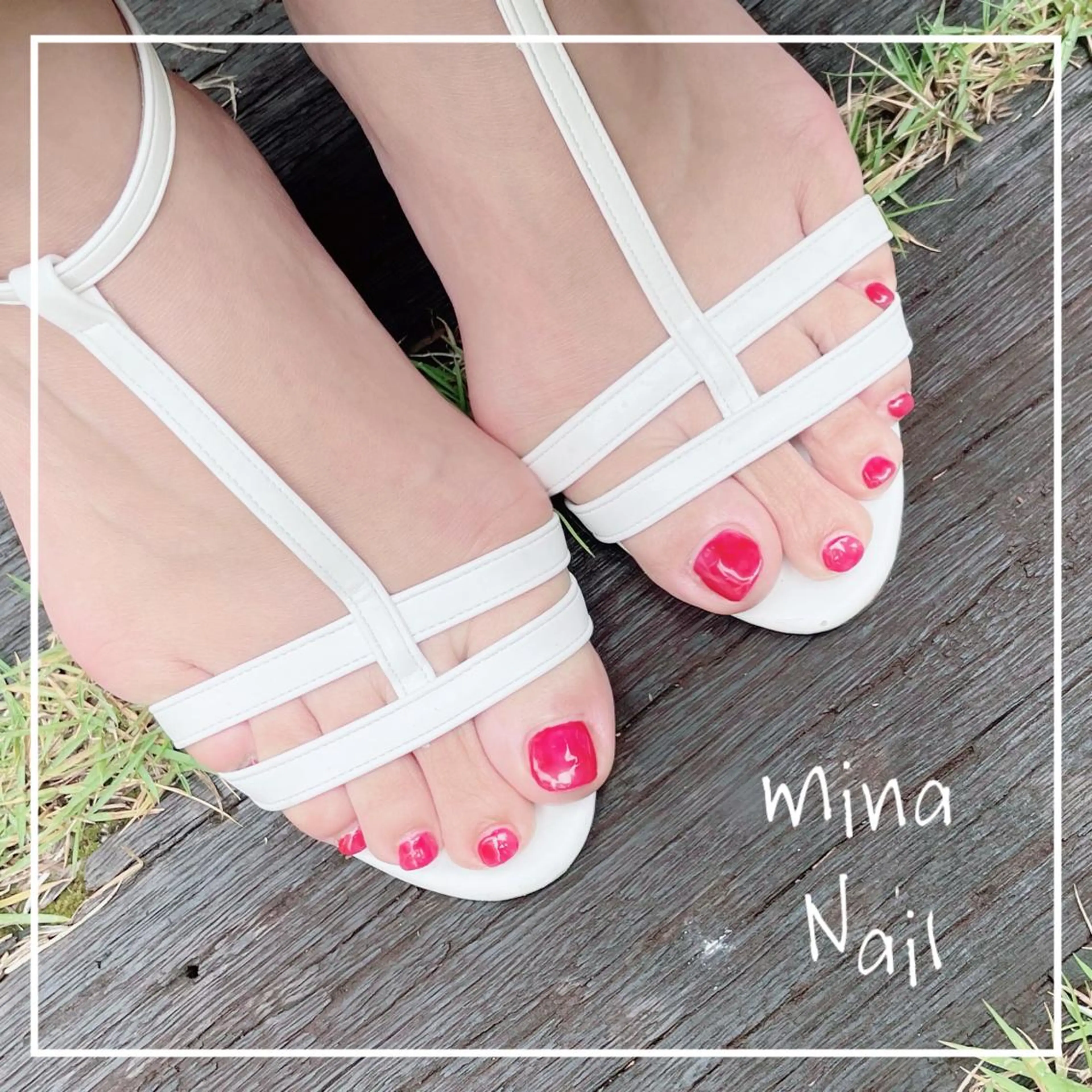 ネイル フットネイル ジェルネイル ワンカラーネイル 赤色 mina Nailのネイルデザイン