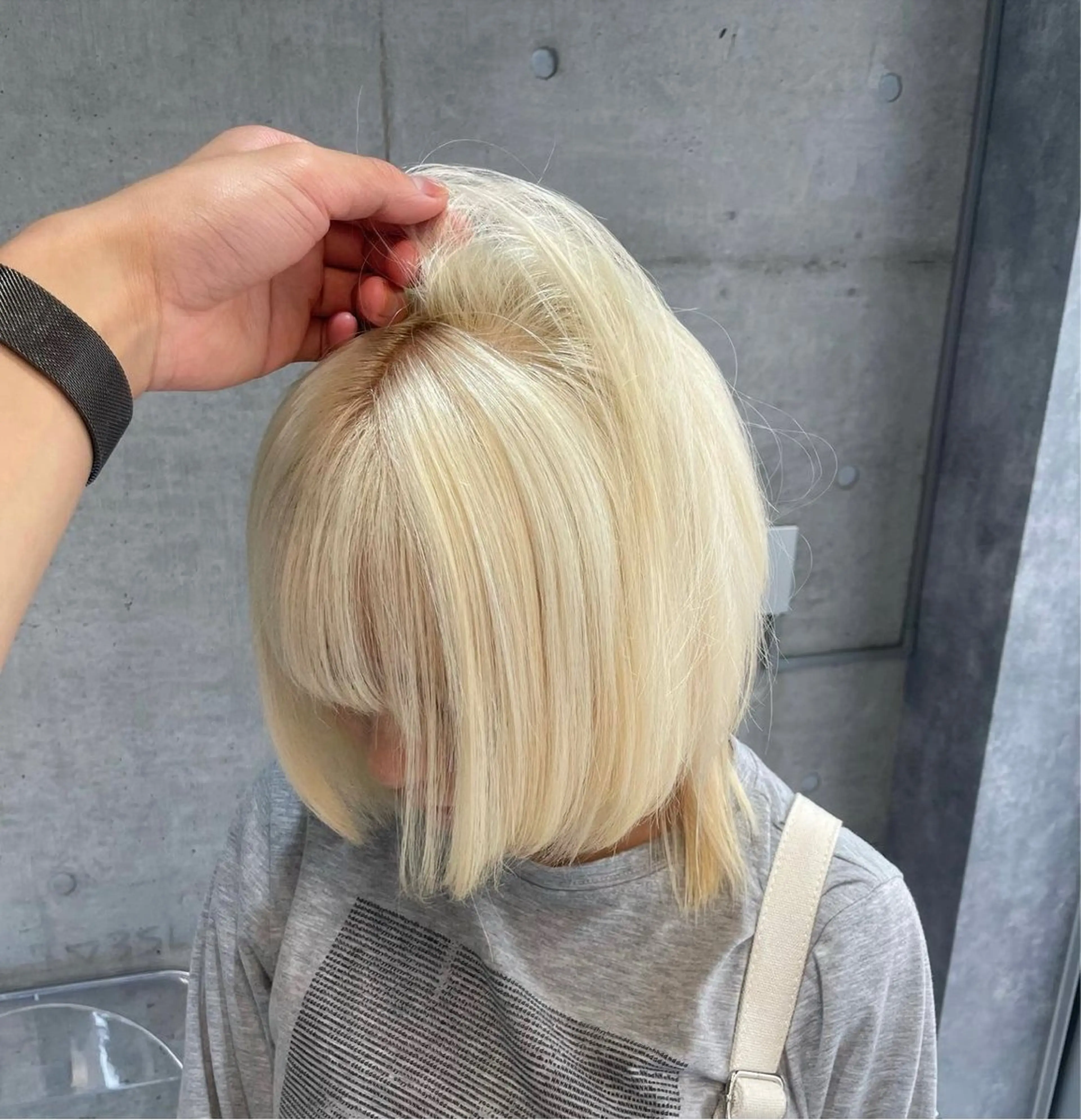 ミディアム ヘアカラー トリートメント ヘアセット ハイトーン特化🎀 LEONのヘアスタイル