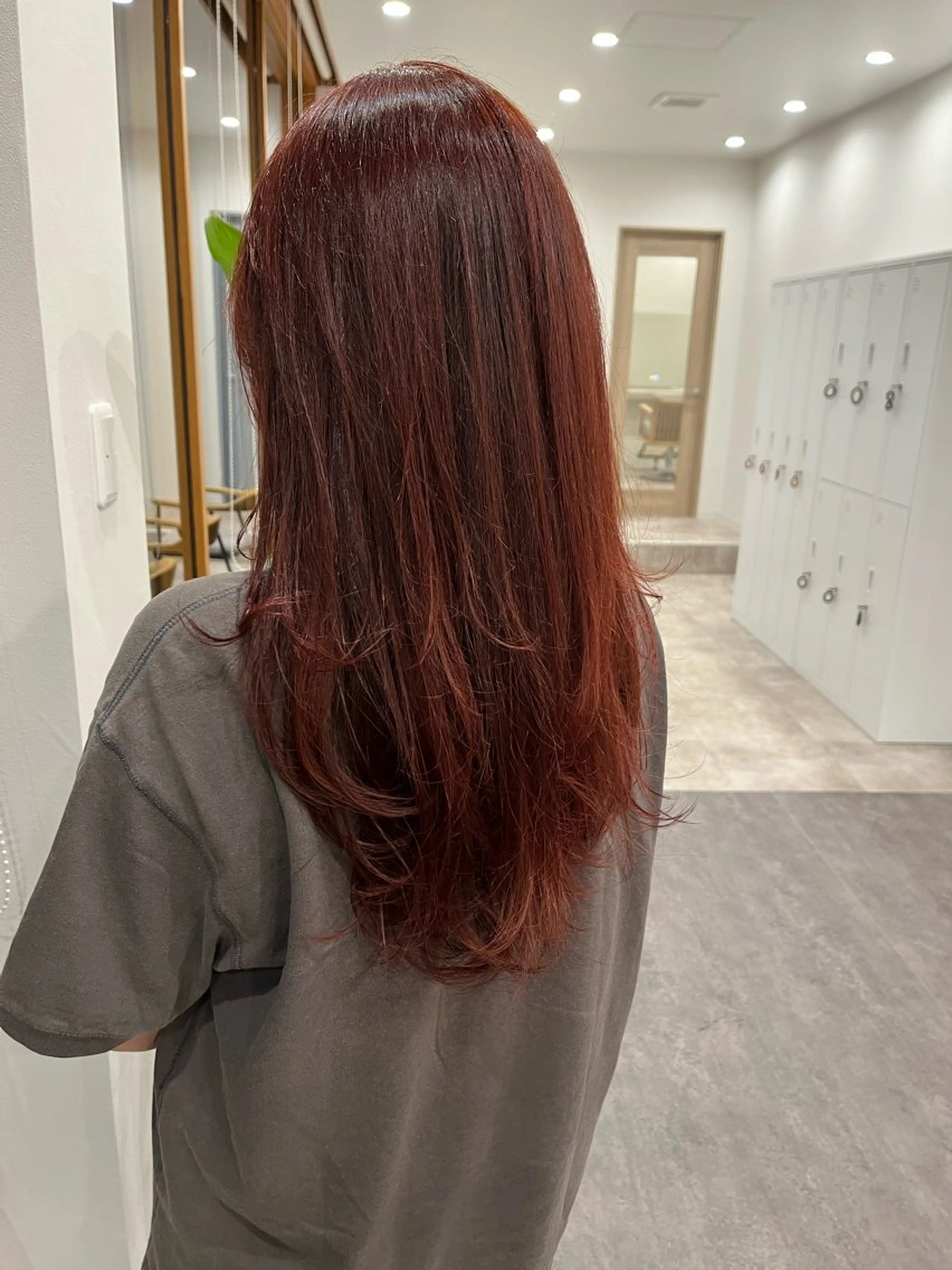 カラー ブリーチ ブリーチなしカラー 金井 美悠のヘアスタイル