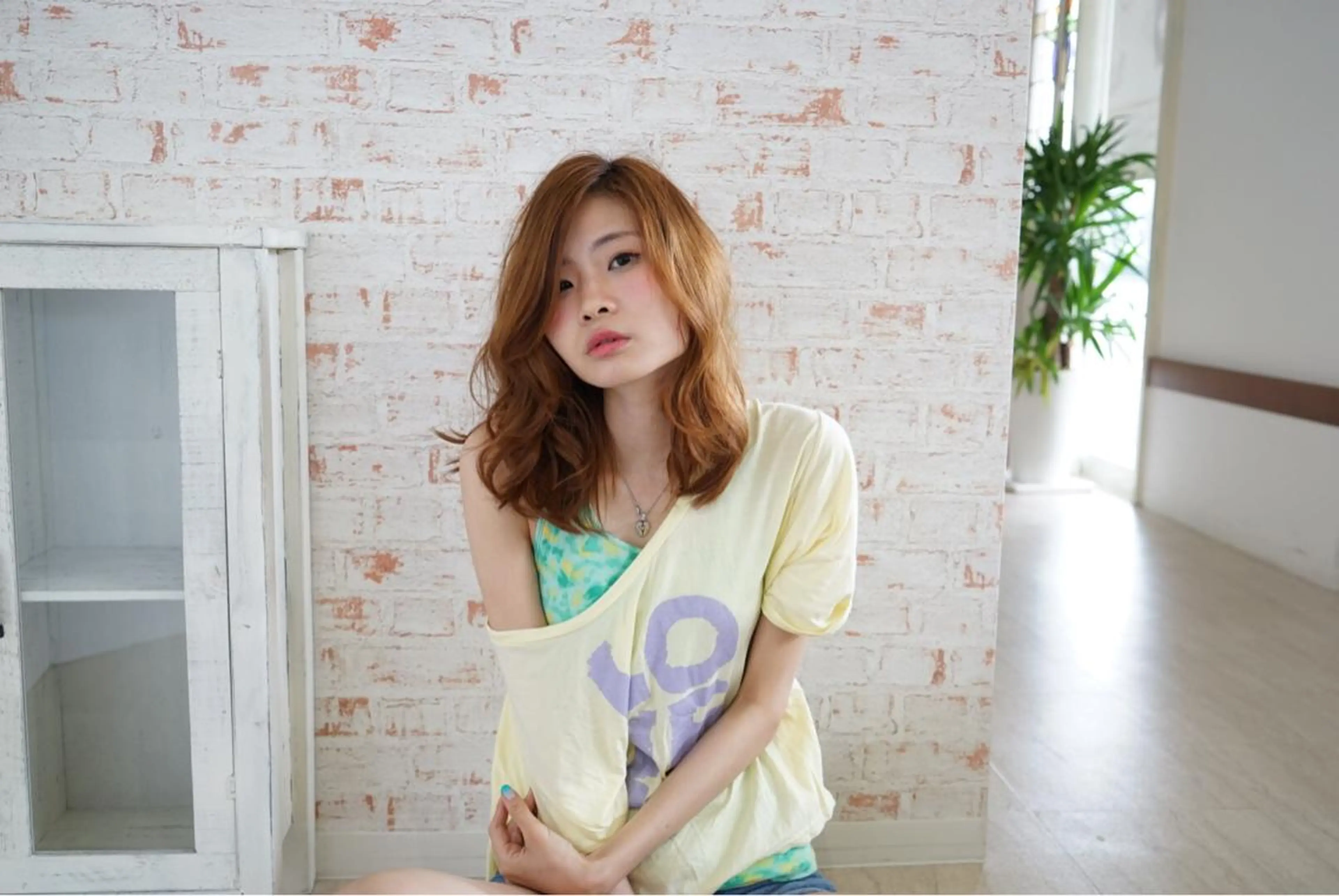 ミディアム ヘアールーム アートのヘアスタイル