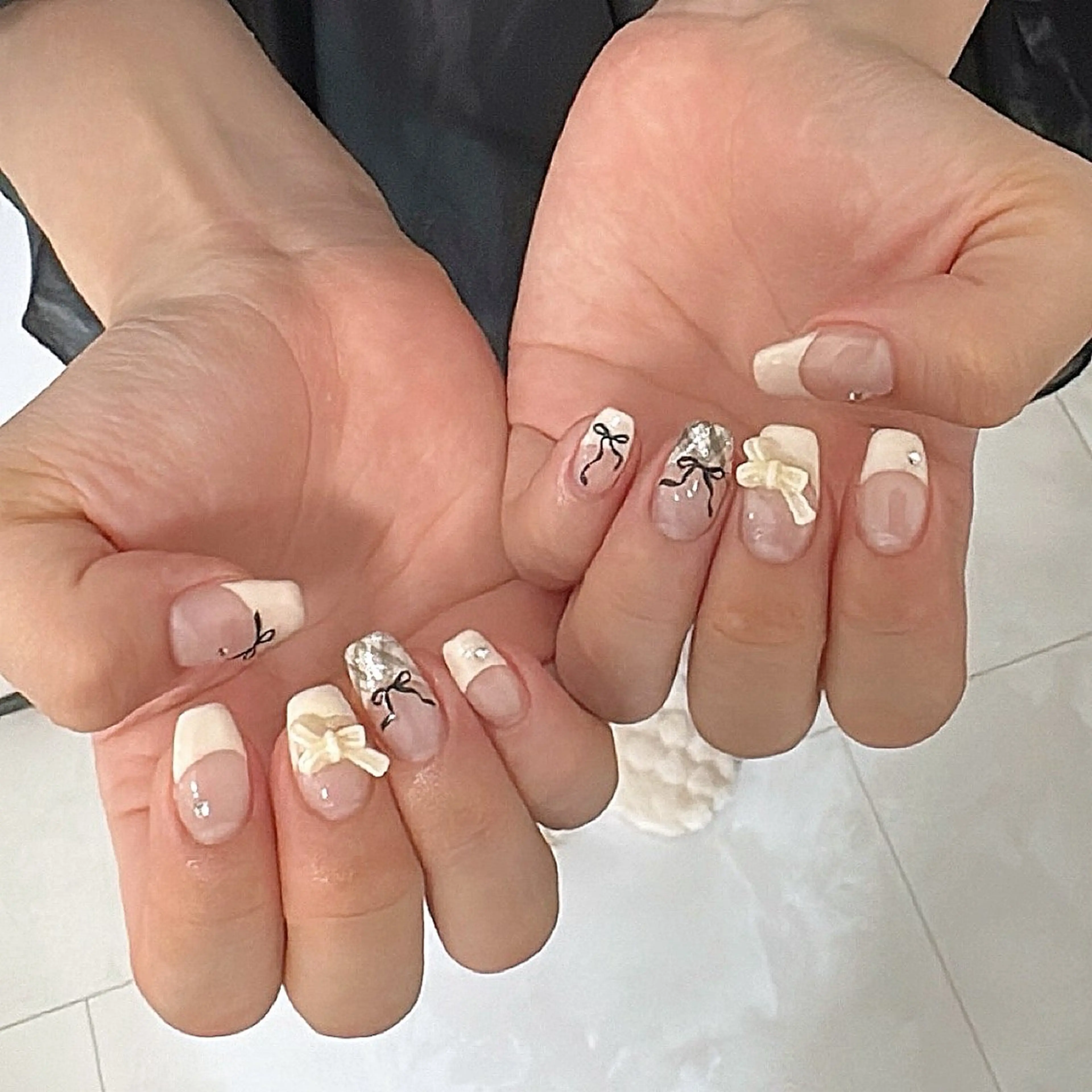 ネイル シュシュ 🎀 girly nailのネイルデザイン
