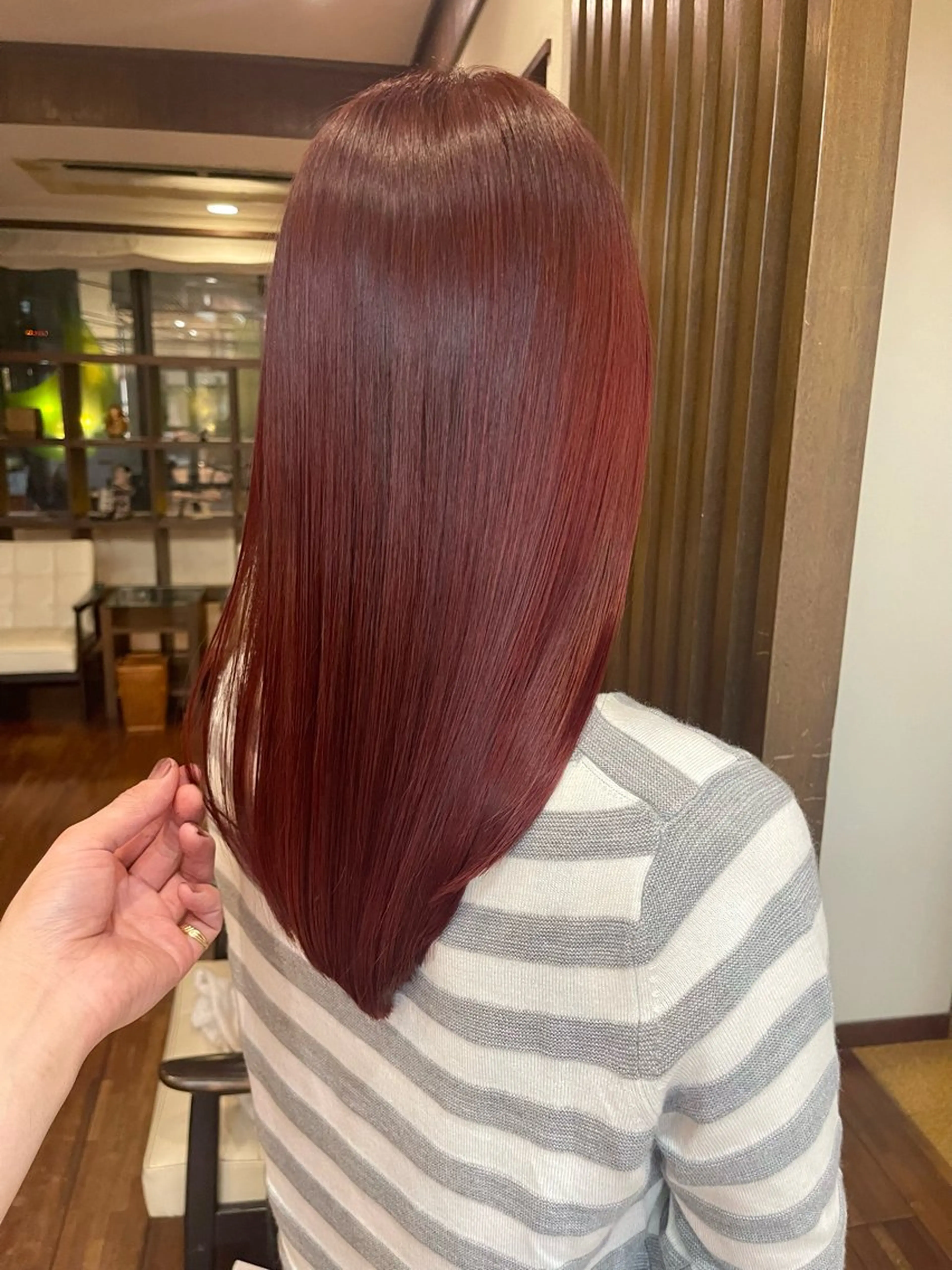 ロング カラー ブリーチ ダブルカラー ブリーチなしカラー レッドカラー ヘアカラー トリートメント 田室 和幸のヘアスタイル