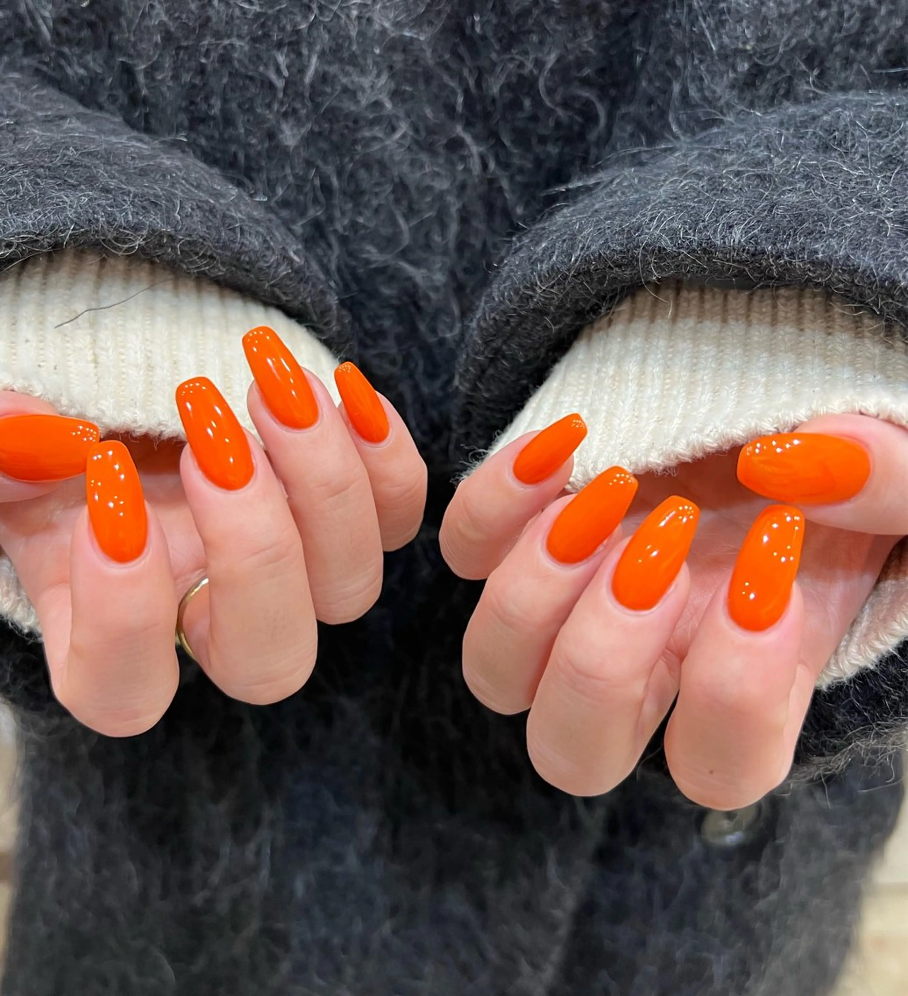 ネイル オレンジ ハンドネイル ヘアメイクネイリスト 💄💅hidemiのヘアスタイル