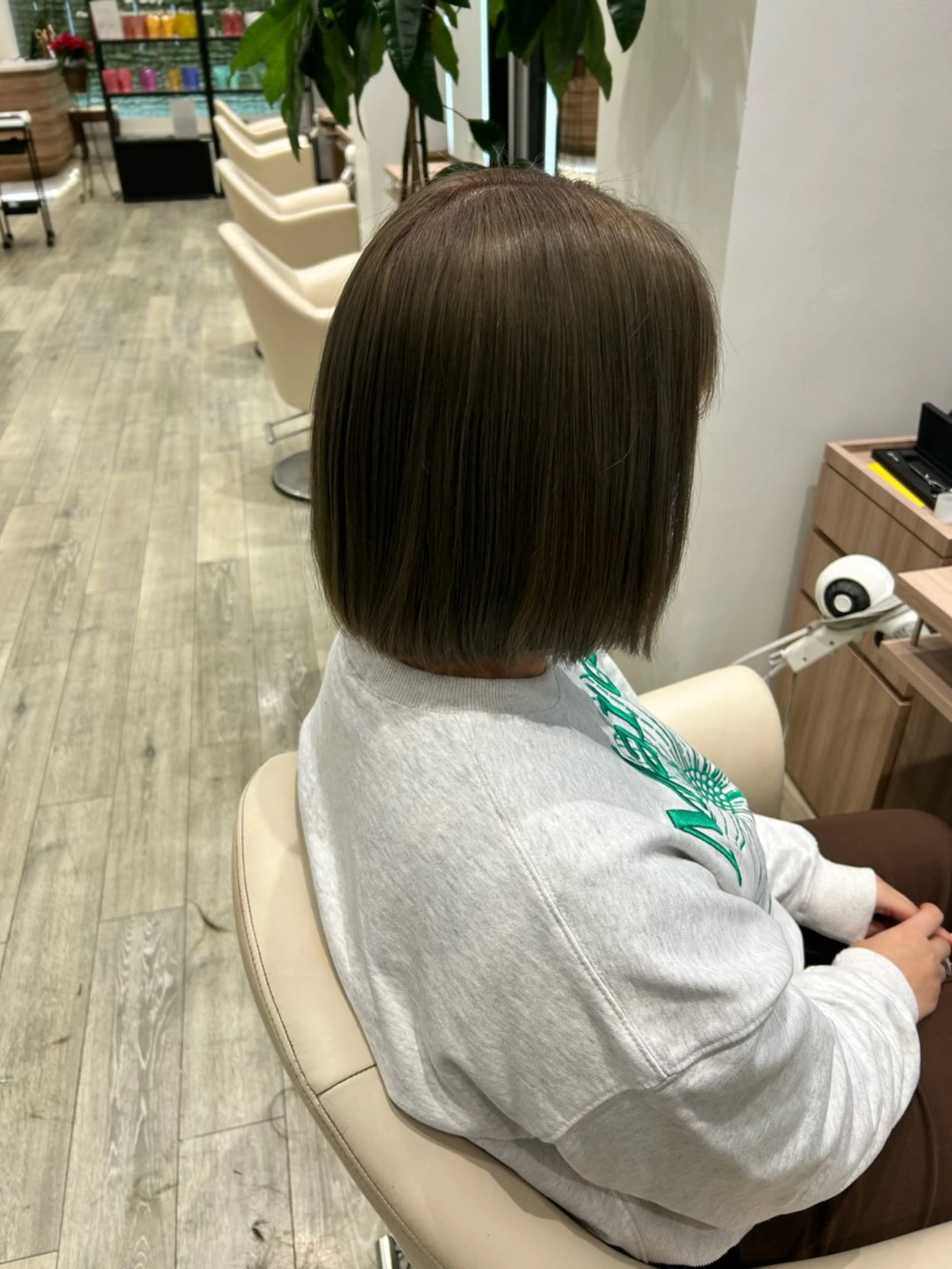 カラー ブリーチ 透明感カラー ヘアカラー 能登 彩穂のヘアスタイル