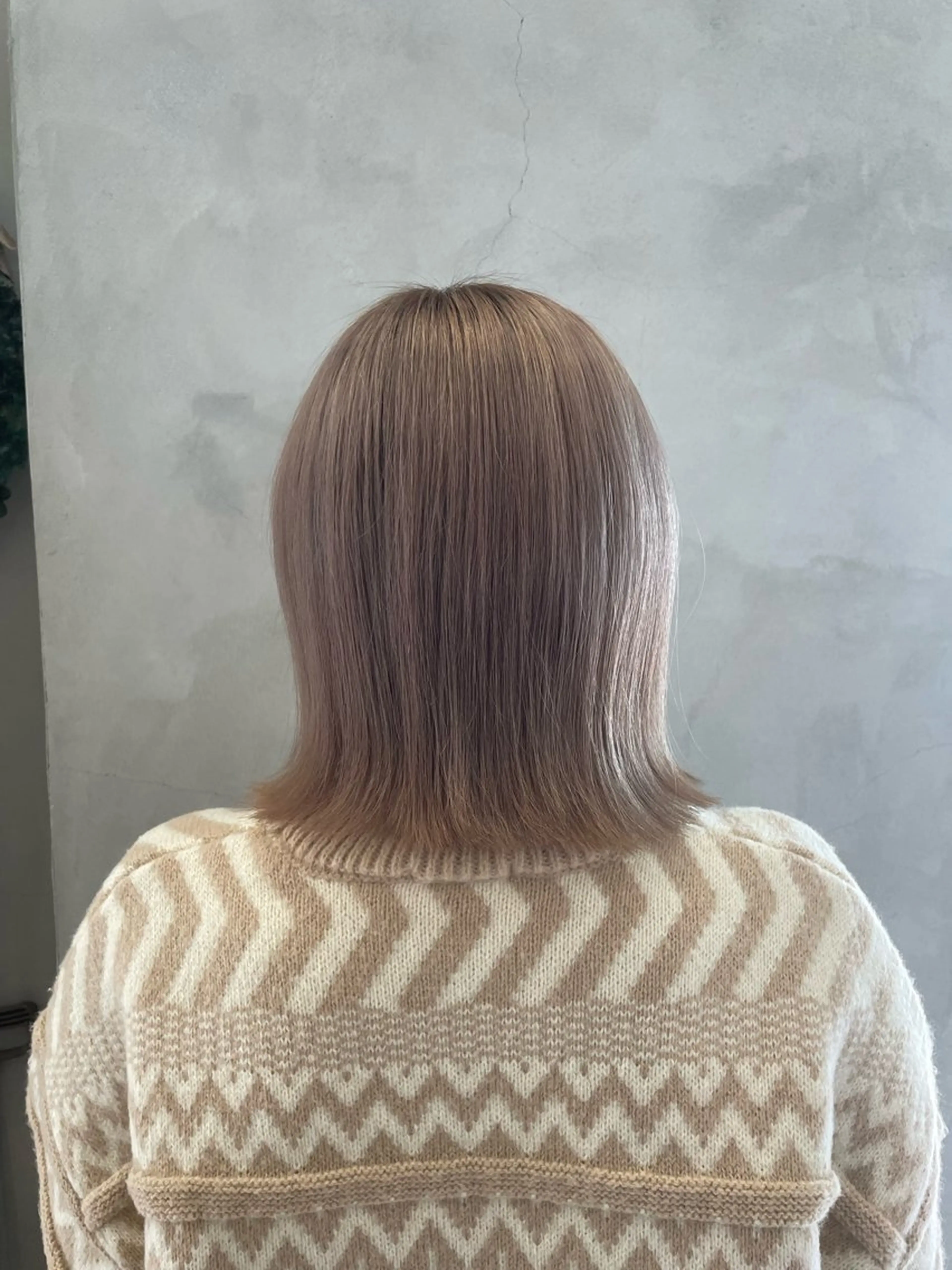 カラー 井上 嘉名のヘアスタイル