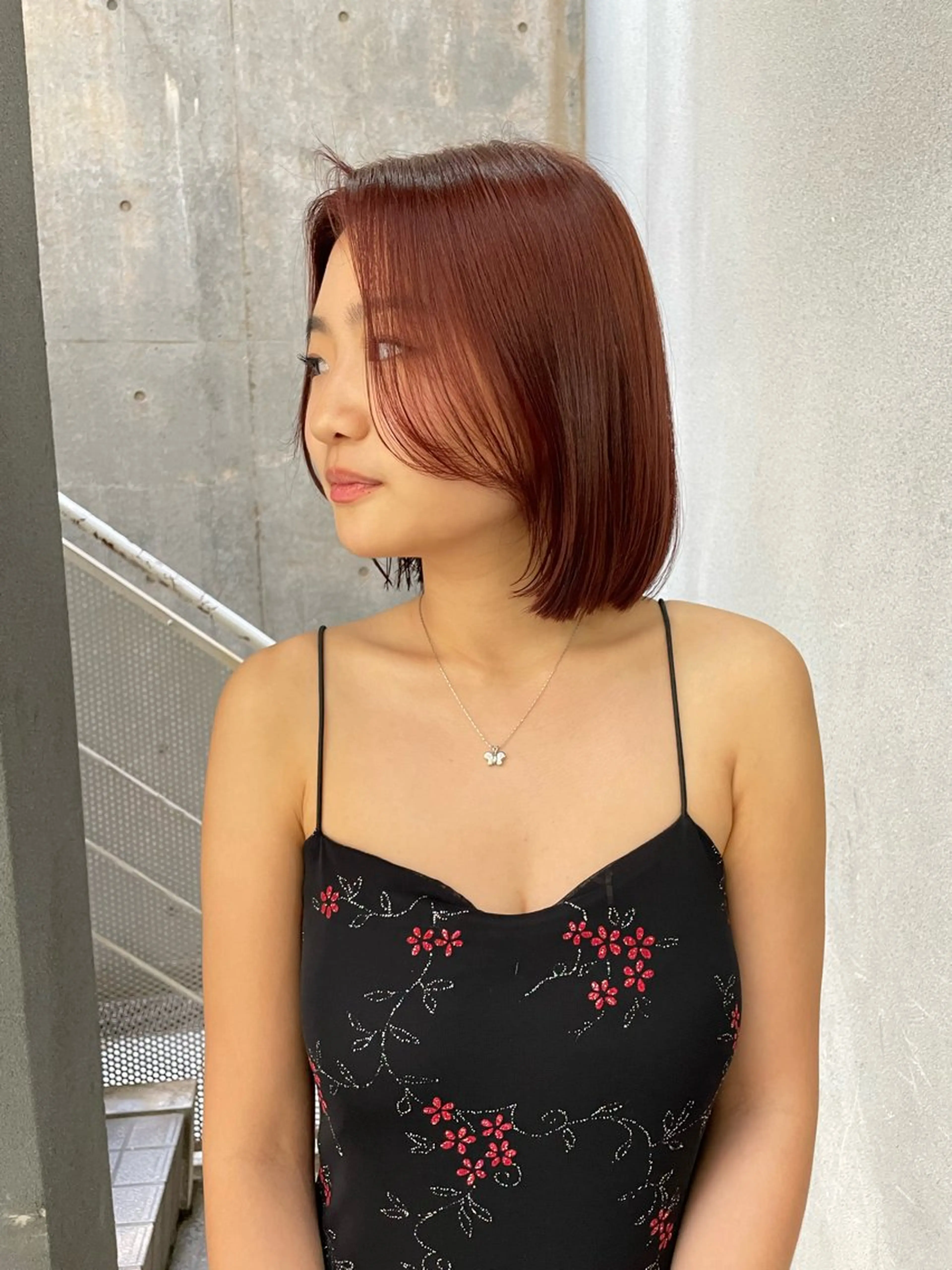ショート ヘアカラー Hiyo 外国人風くせ毛パーマのヘアスタイル