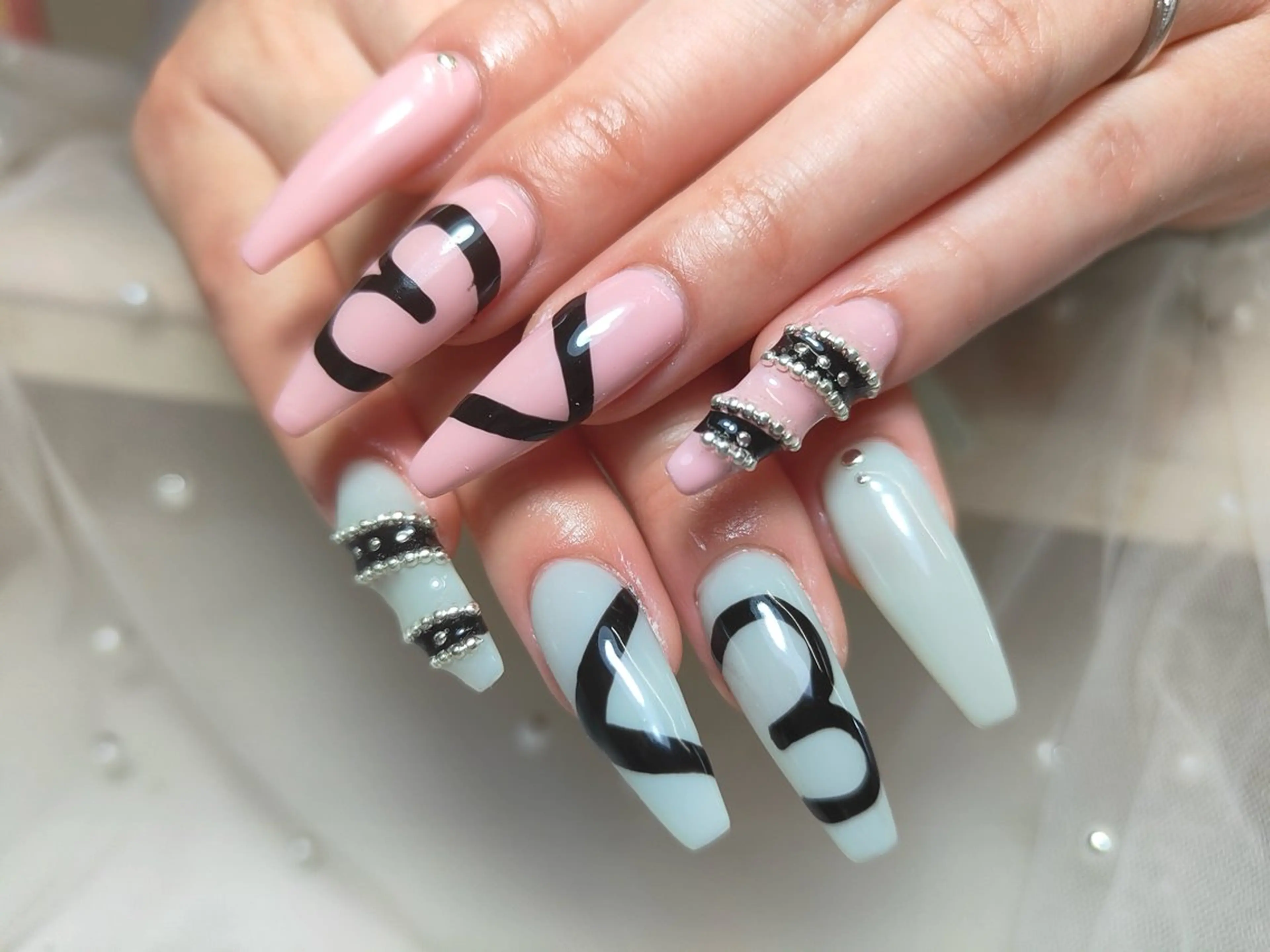 ネイル Chiara 長さだしのネイルデザイン