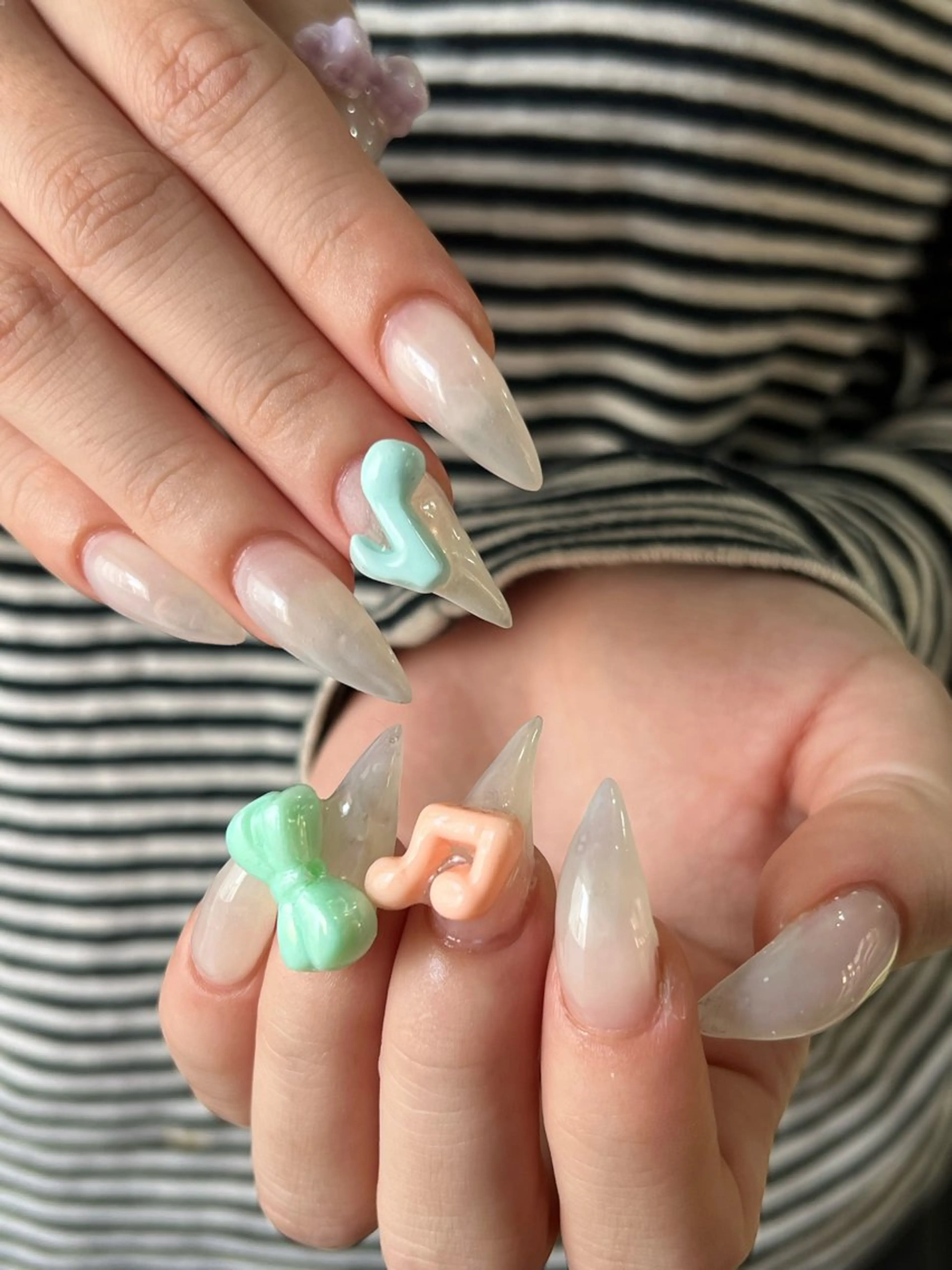 ネイル ハンドネイル Hata nail 🎀個性派ニュアンスのネイルデザイン