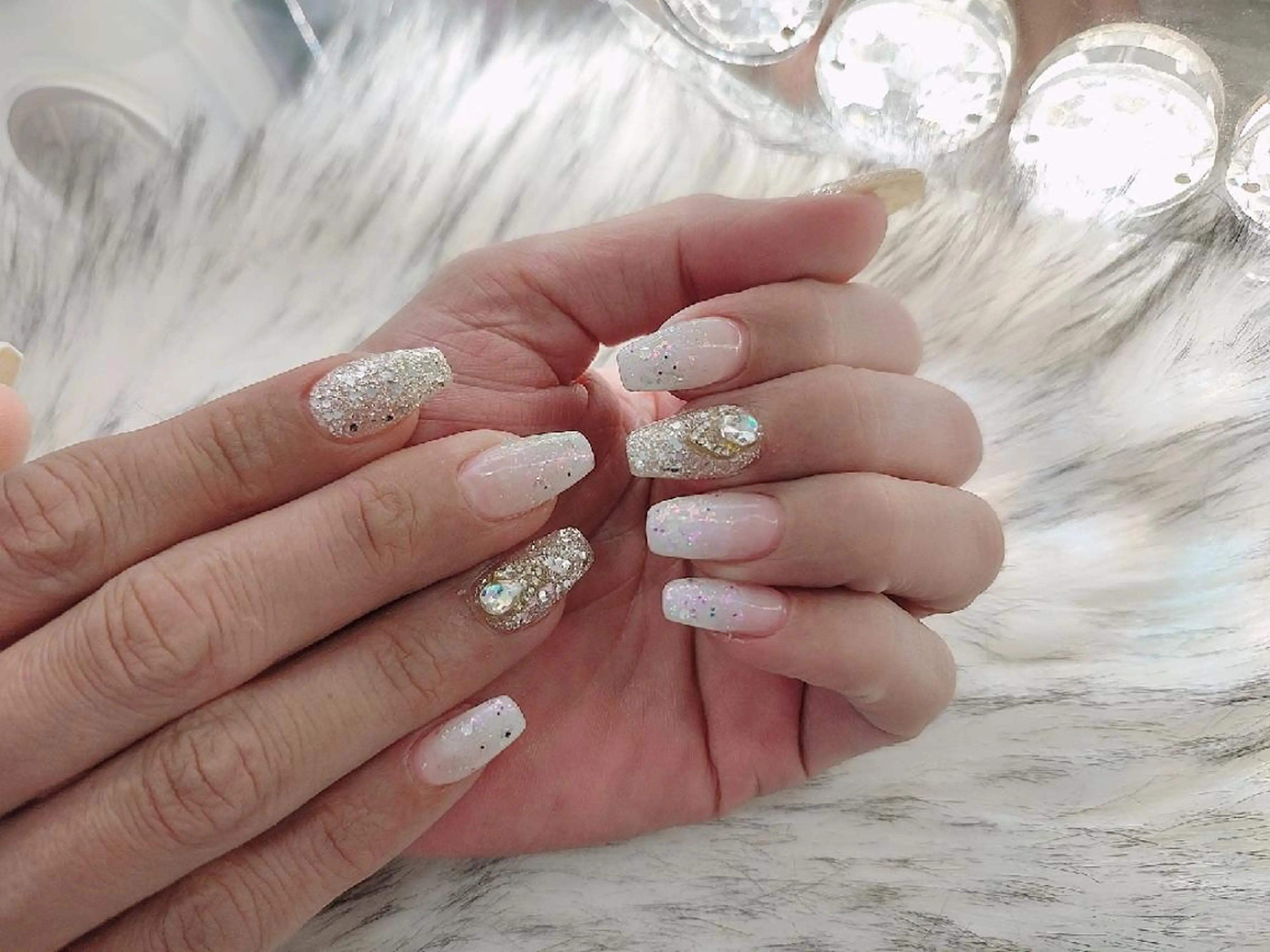 ネイル ハンドネイル RUNWAY 　　の眉毛・アイブロウイメージ