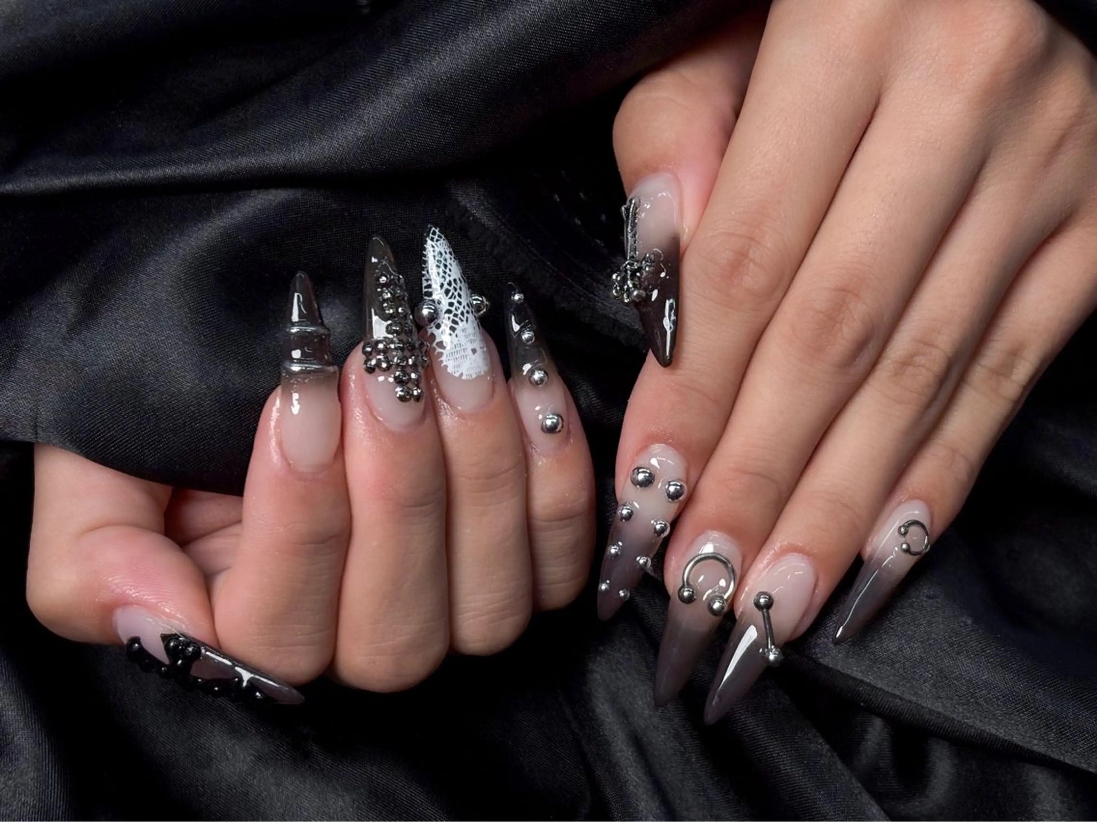 ネイル 桜ネイル 長さ出し フラワーネイル フレンチネイル ジェルネイル ハンドネイル AConNailSalon所属・ACon NailSalonのネイルデザイン