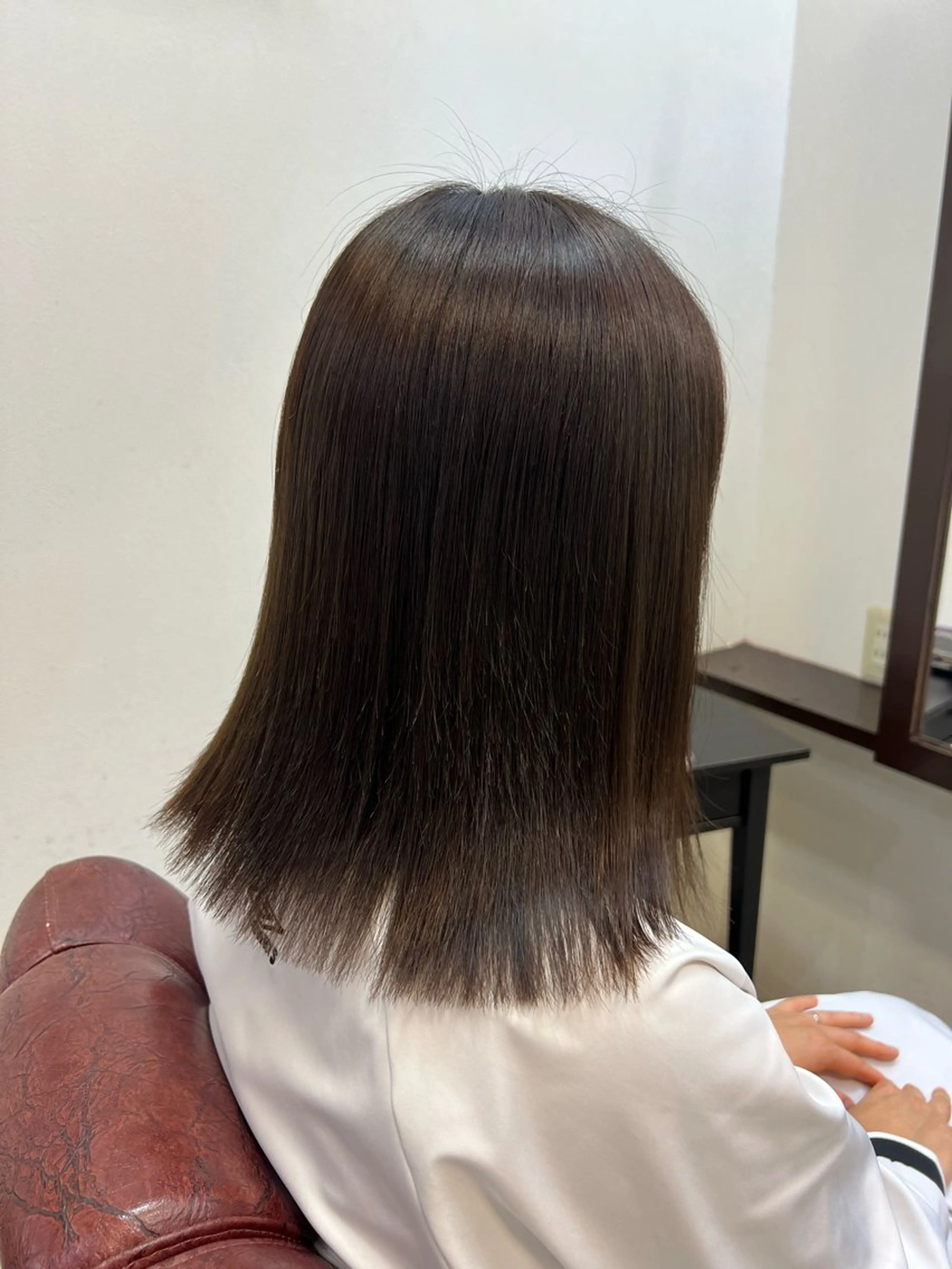 ミディアム カット ヘアカラー トリートメント 松山 優里のヘアスタイル