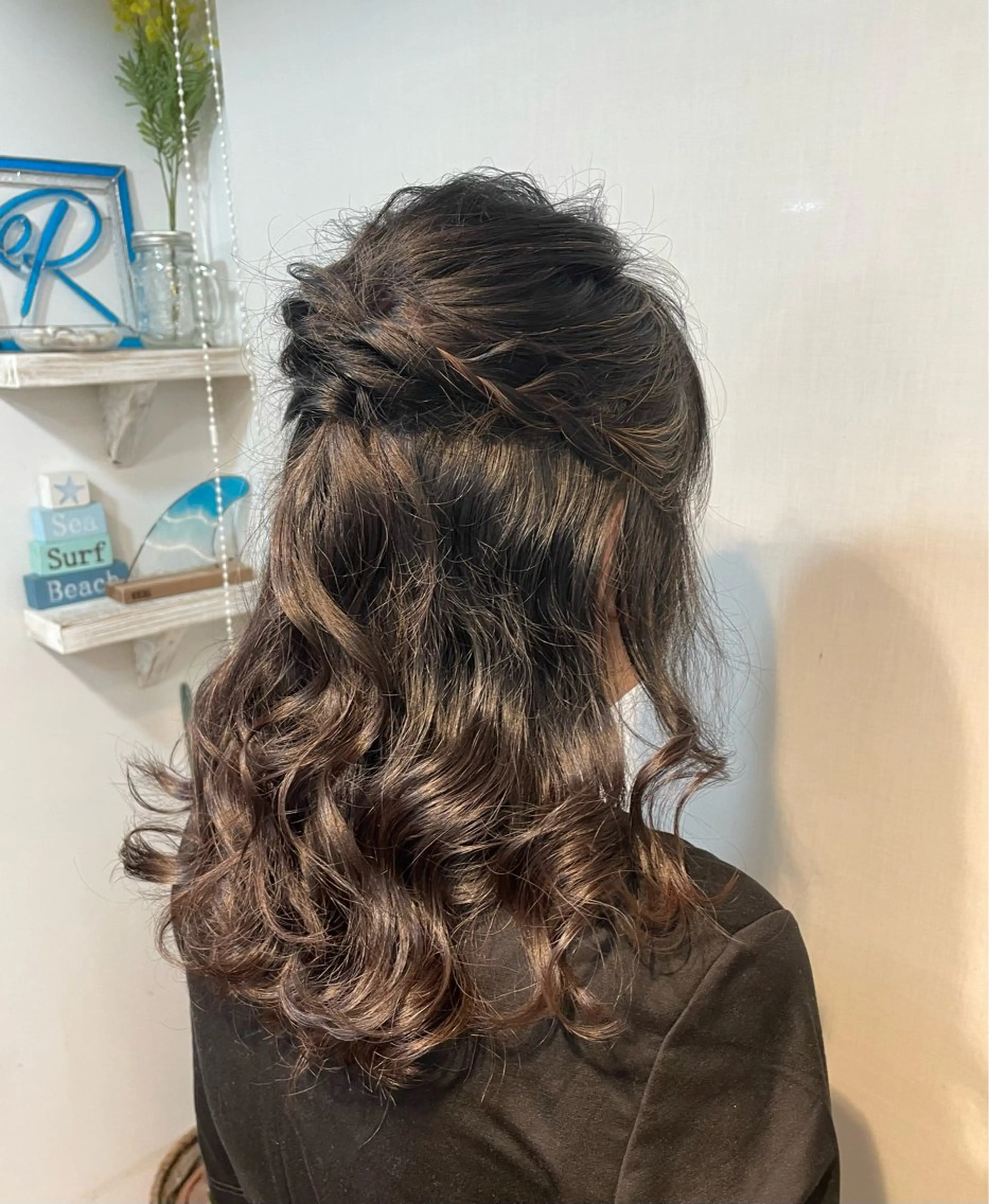 ヘアアレンジ ハーフアップ 艶カラー/暖色カラー RENAのヘアスタイル