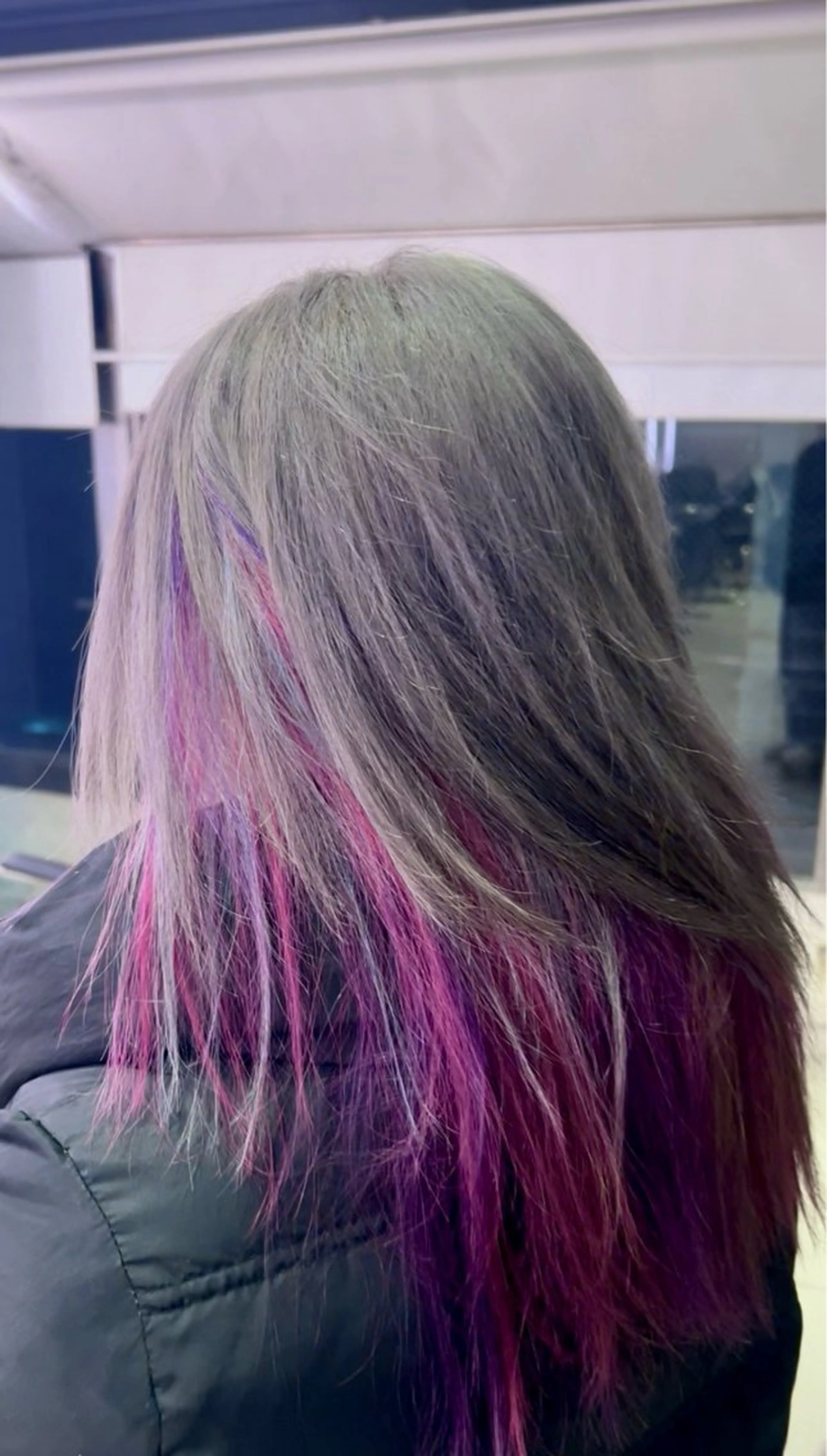 カラー 竹川 りょうのヘアスタイル