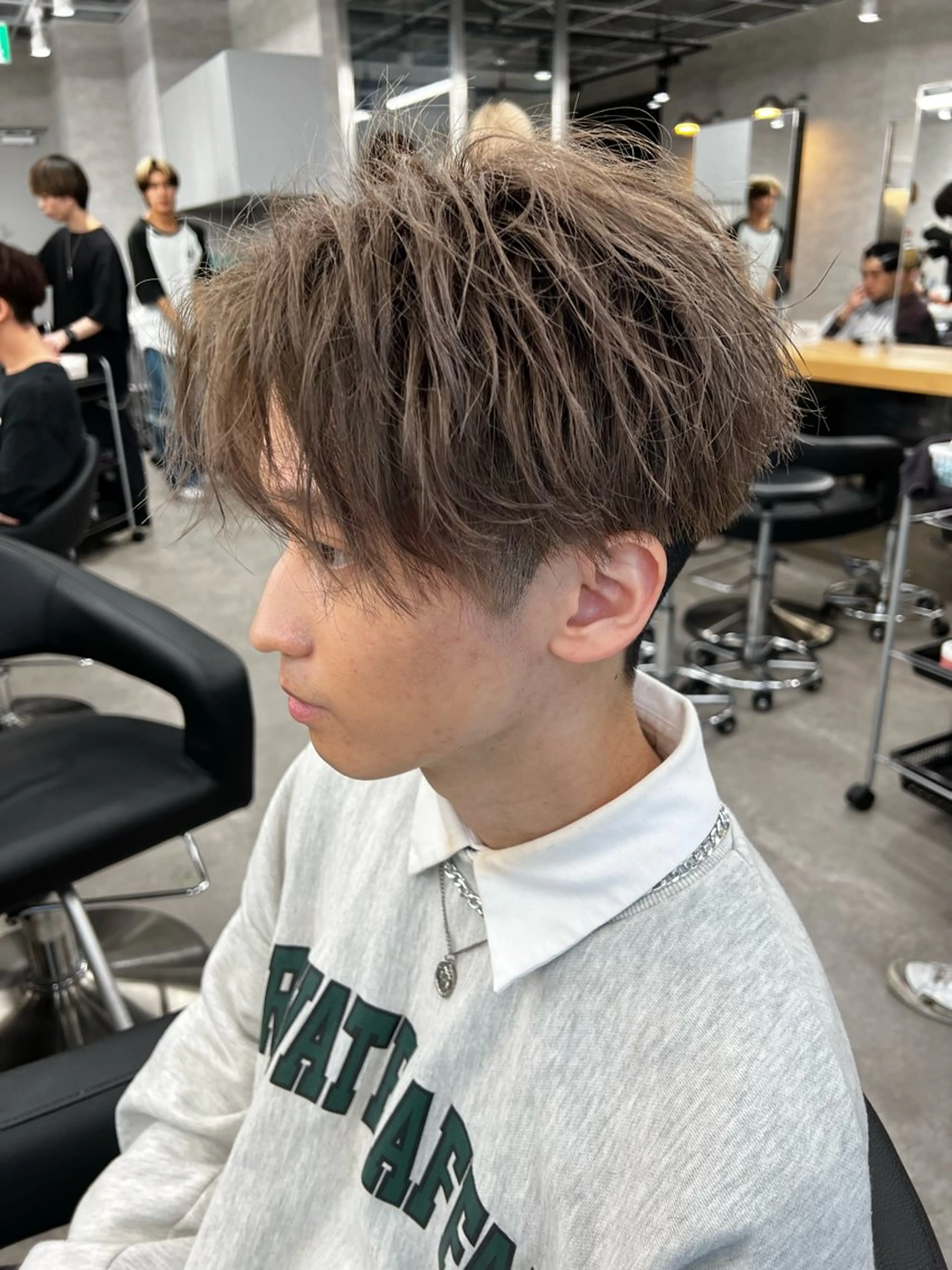 ショート カラー メンズ メンズハイライト メンズハイトーン マッシュ メンズパーマ 波巻きパーマ 新世代パーマ⚡️ の達人トモ⚡️のヘアスタイル